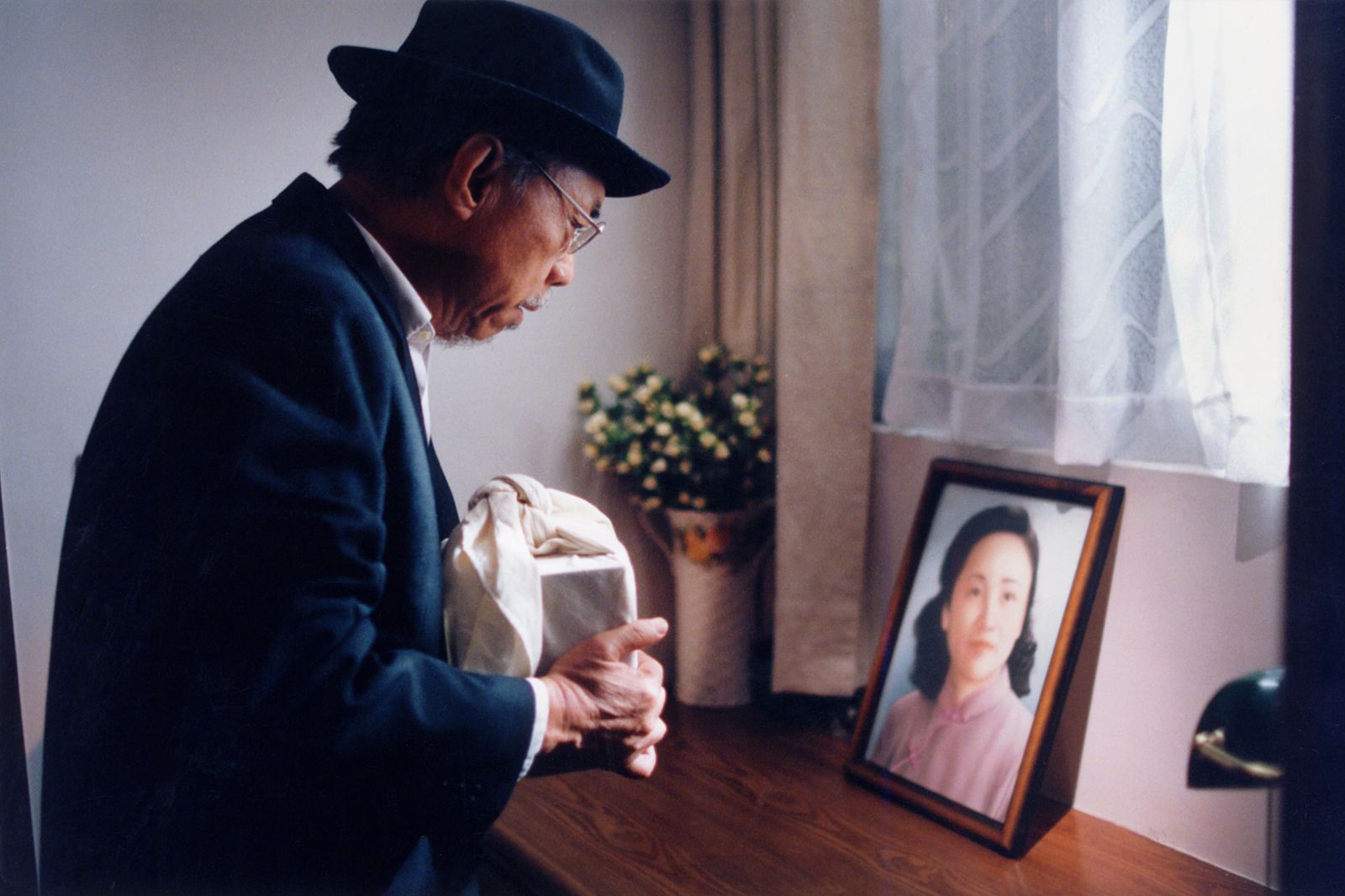 《超級大國民》以虛構的人物、劇情,精準重現1950年代台灣人心惶惶的社會氛圍。國家影視聽中心提供