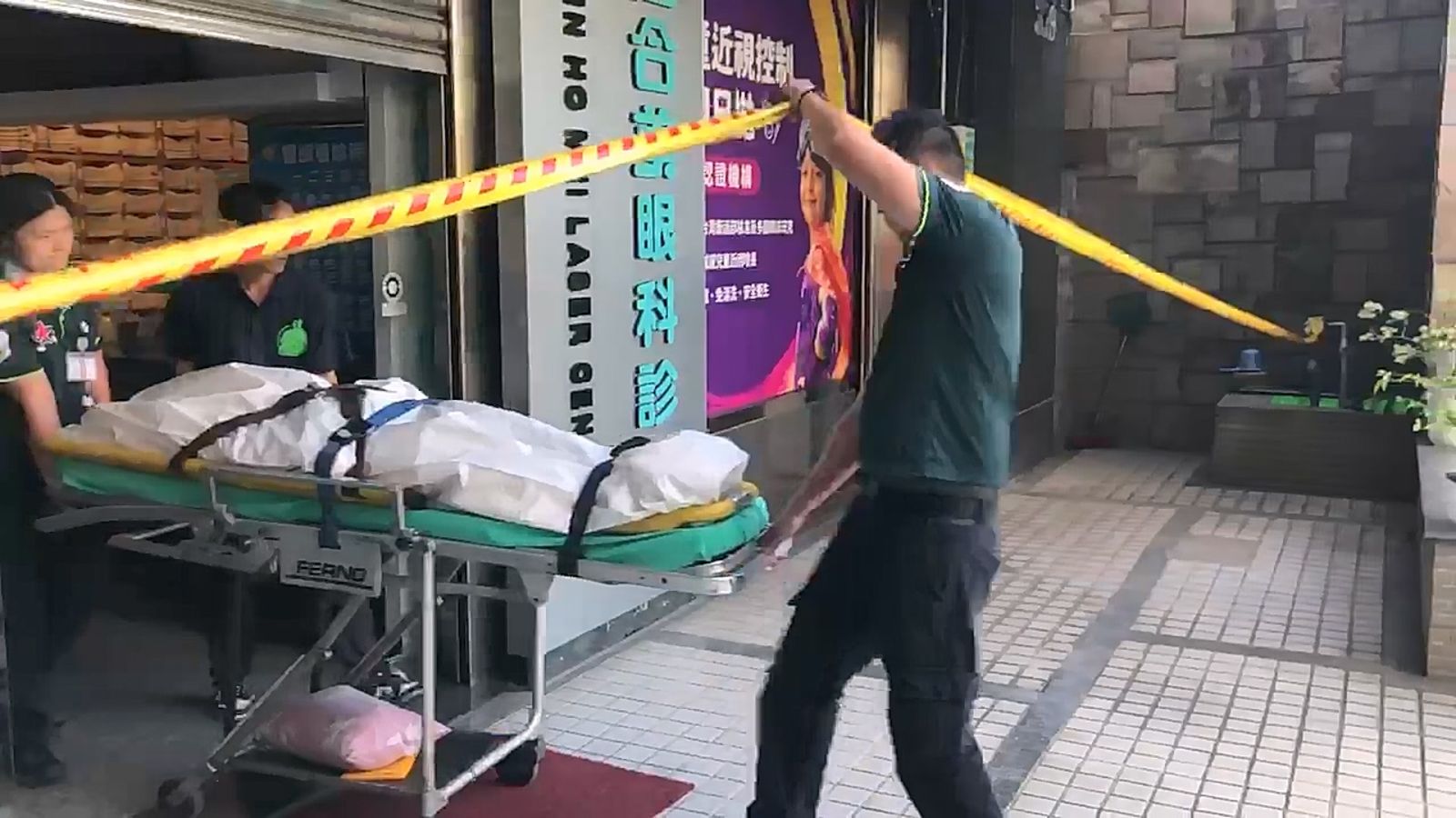 台南診所婦遭貨梯夾頸「出血性休克」亡 留最後鮭魚便當…夫嘆:不傷心是騙人的