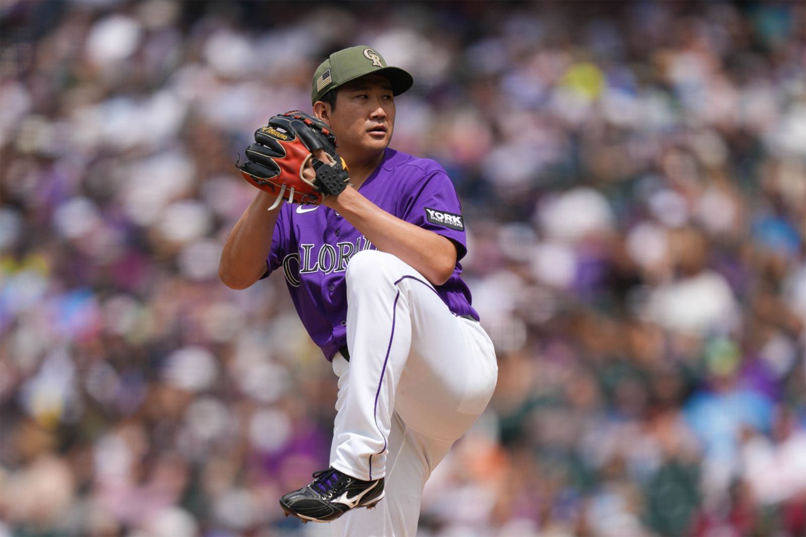 拯救過勞牛棚!菅野智之疑食物中毒仍硬撐5局 達成美日通算150勝里程碑
