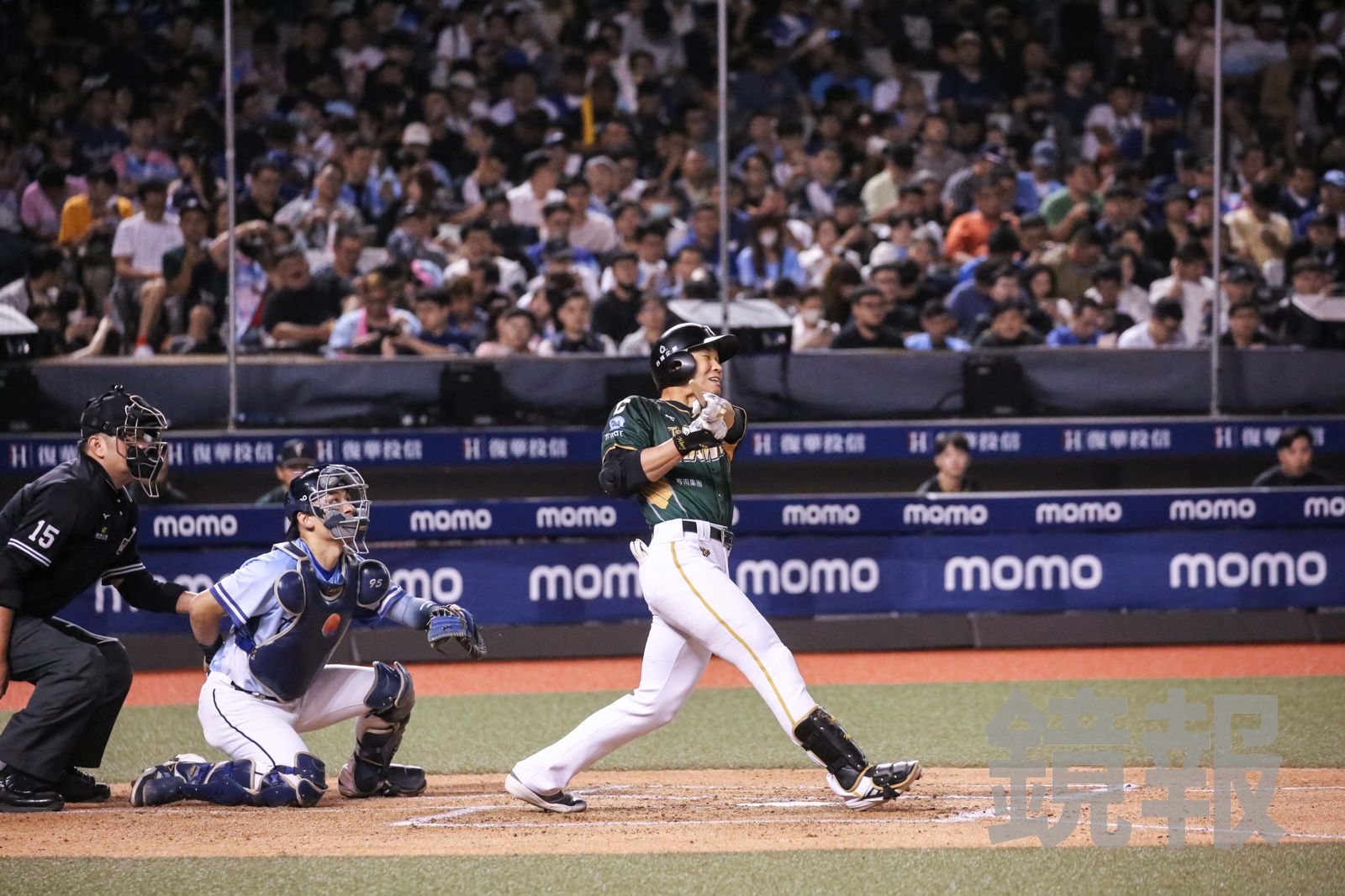 「大王」百轟M1!王柏融三分砲炸裂 台鋼雄鷹單局灌4分棒打鄭浩均