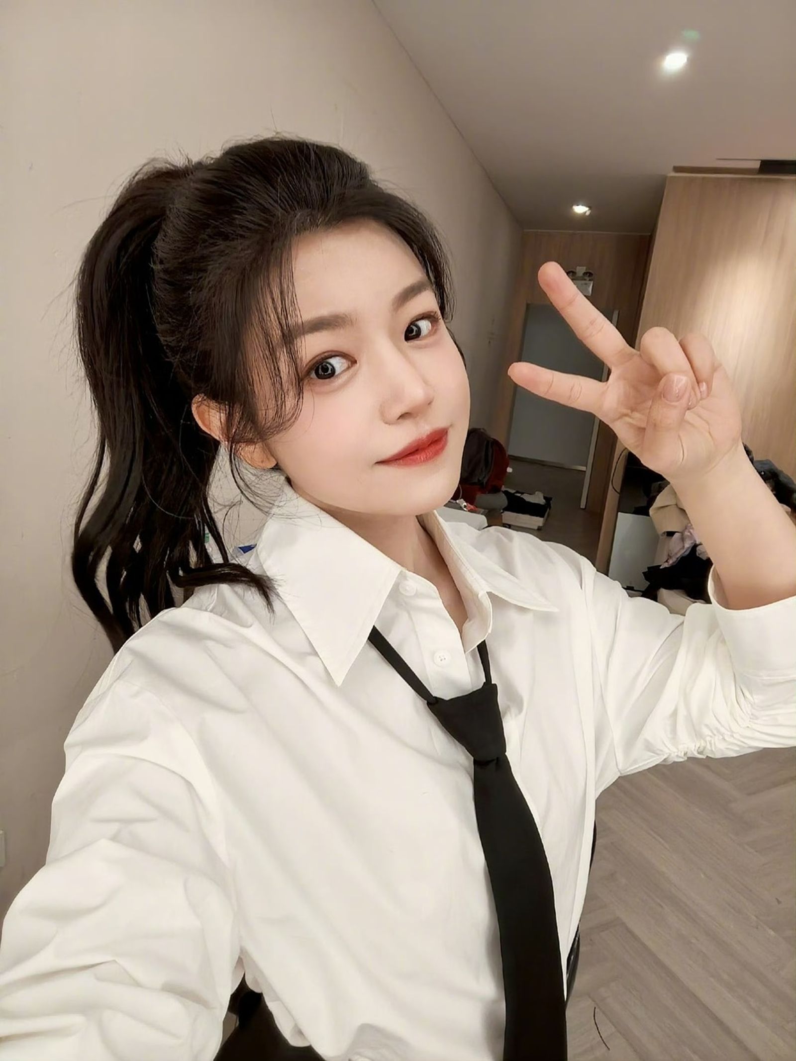 陳妍希分享俏麗自拍照。翻攝微博