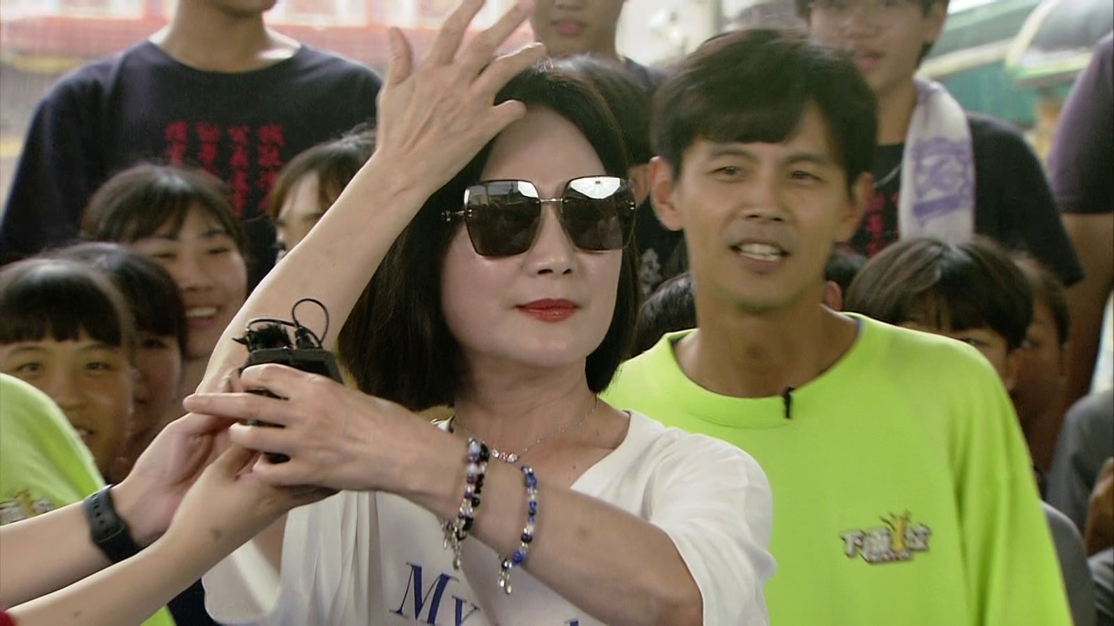 籃籃媽無預警現身《大集合》！母女合體大跳「三振舞」全是為了胡瓜