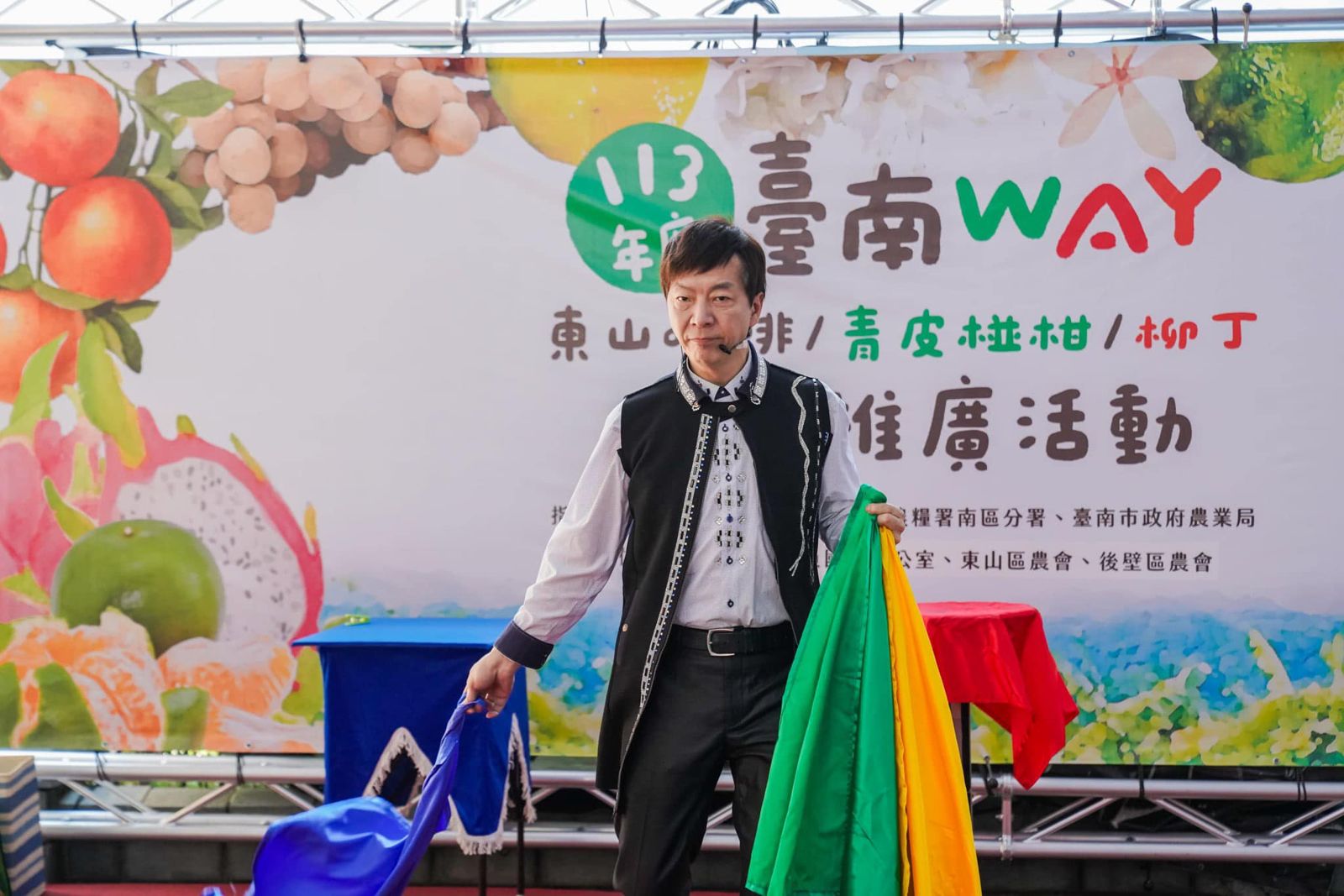 屁孩看魔術卻狂拆穿!魔術師怒批:不然換你表演…恐龍家長「2動作」惹毛全網