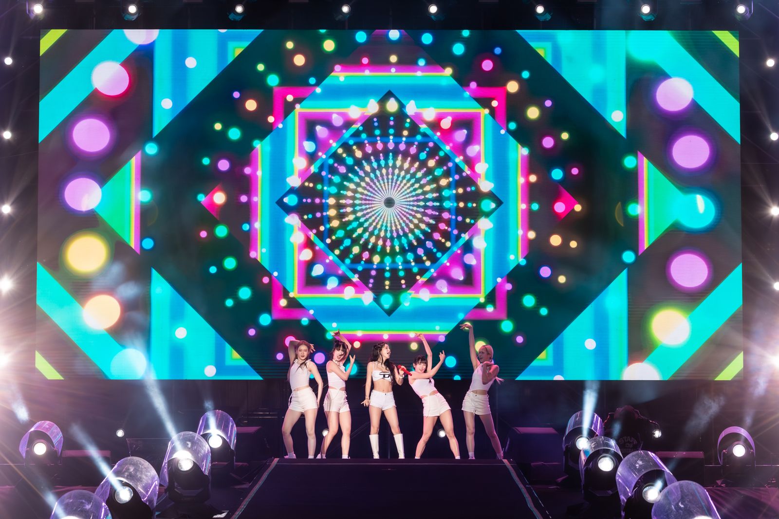 頌樂大飆高音，展現深厚唱功。讀者提供