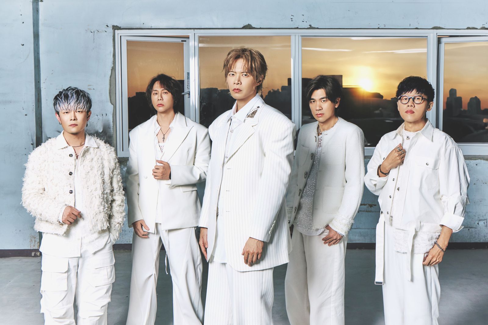 41歲阿璞突傳「摯愛」離世！揭不捨心酸爆催淚　八三夭全員白衣入鏡