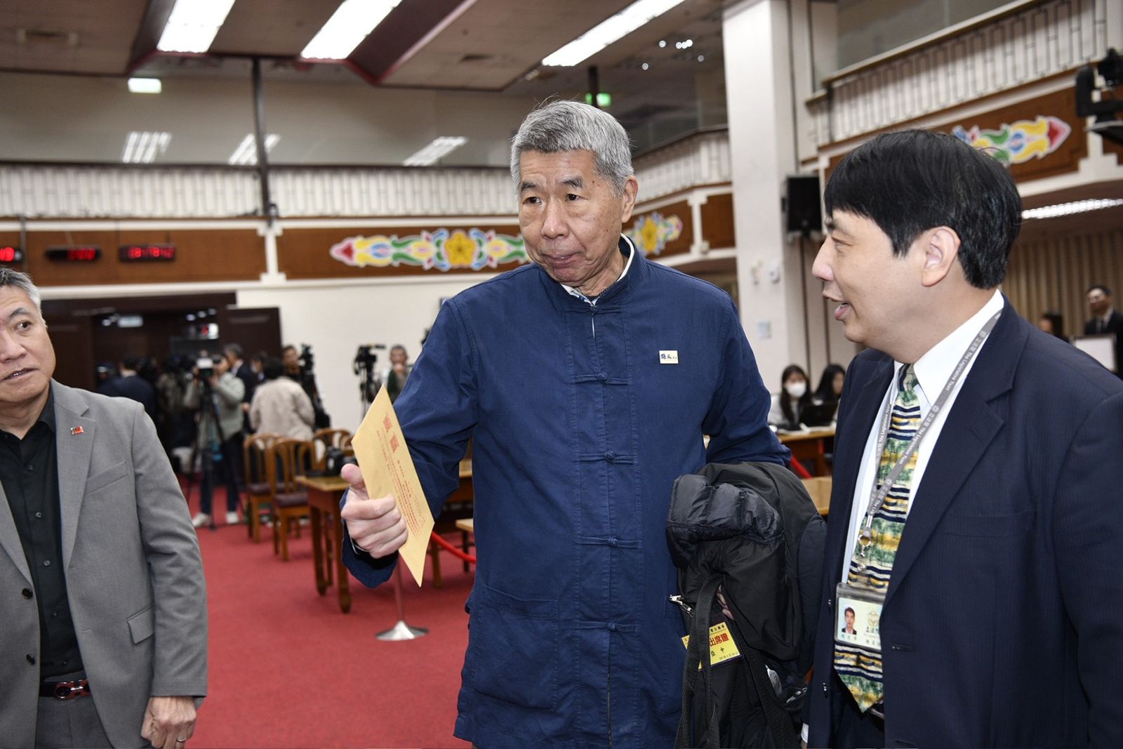 鄭任汶專欄：張亞中敢不敢糾正蔣介石的「國語」？