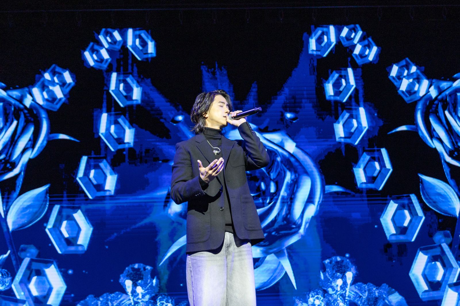 山下智久除了與粉絲分享心裡話,還準備了3首招牌曲。HIGH HOPE提供