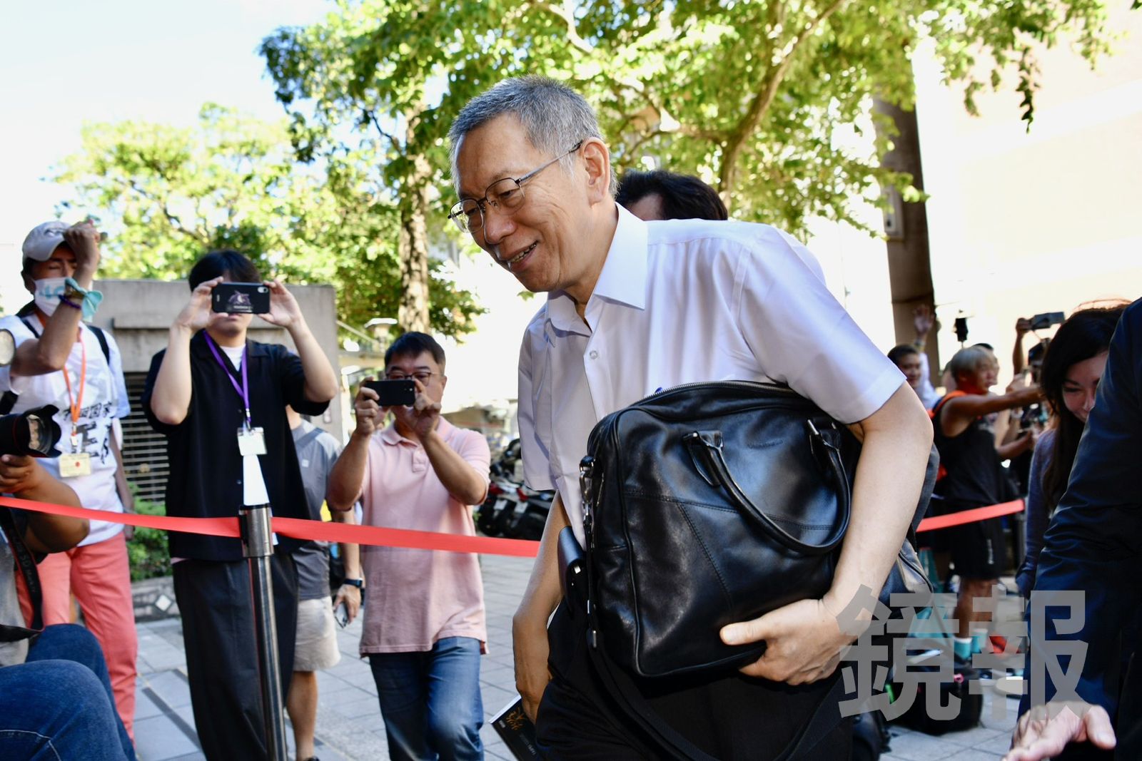 「晶華→orange出國」撕碎紙條藏玄機 柯文哲:只是想到橘子出國真爽