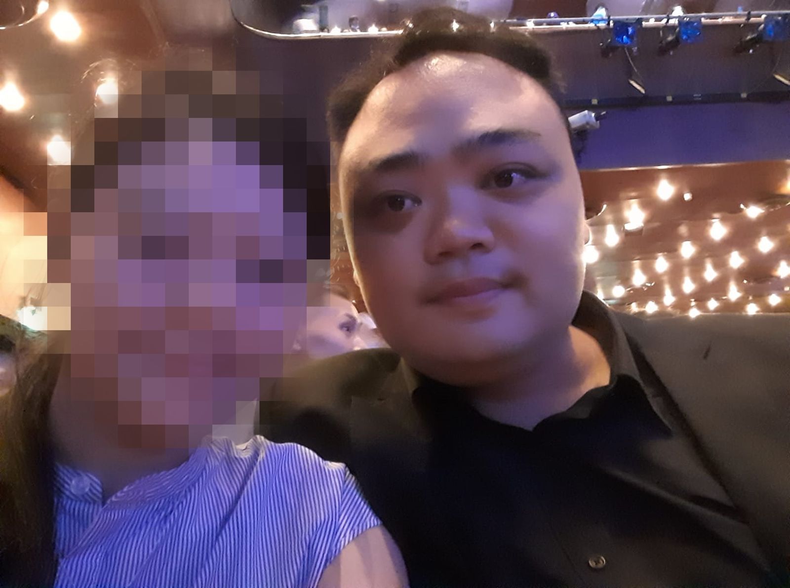 已婚的蔡坤霖在臉書公開放閃夫妻合照，私下卻說服C小姐與他發生不倫關係是合理的。翻攝蔡坤霖（乃賴）臉書