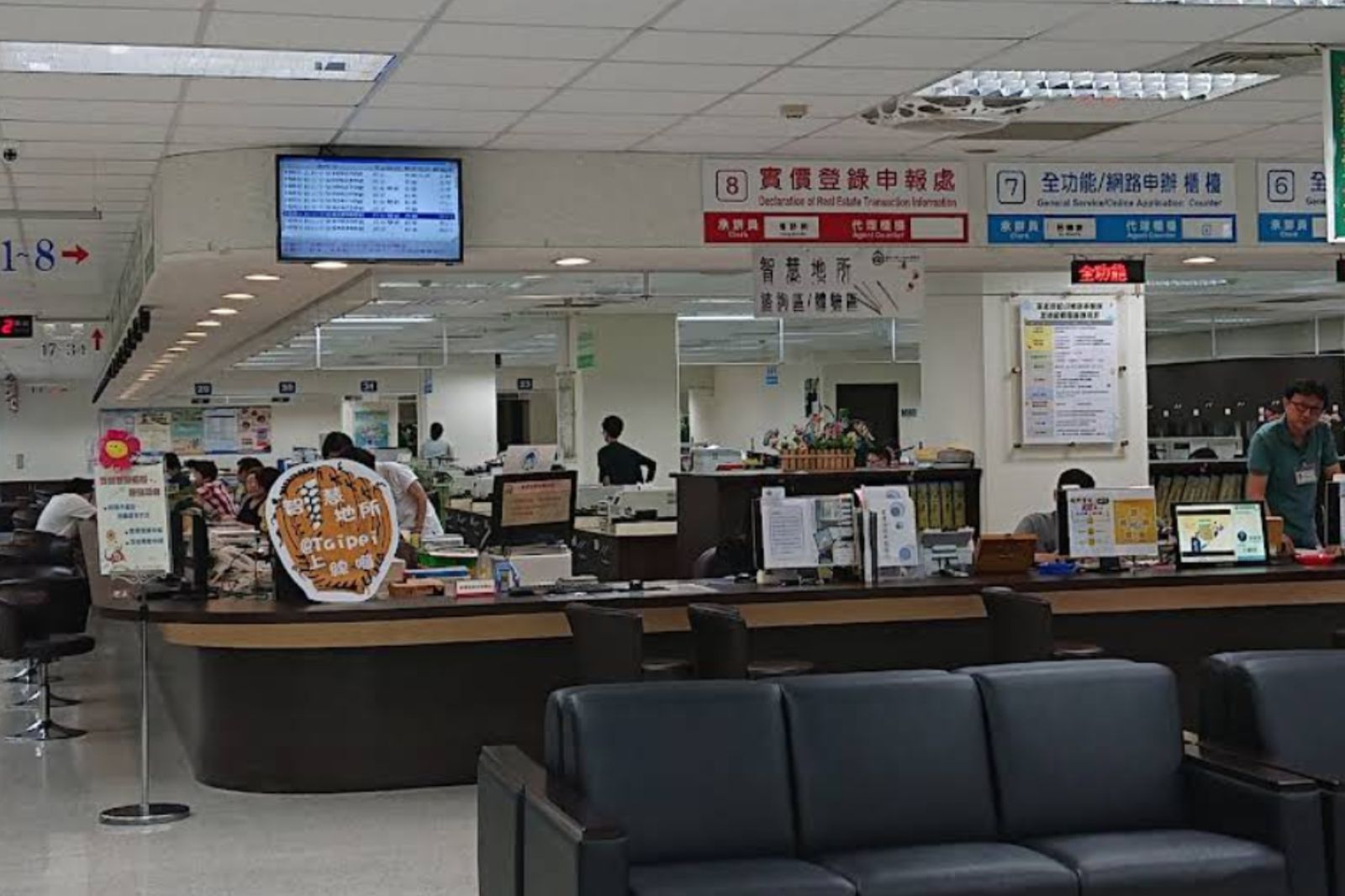 公務員「三大好處」不輸工程師！　內行人：越老就越爽　