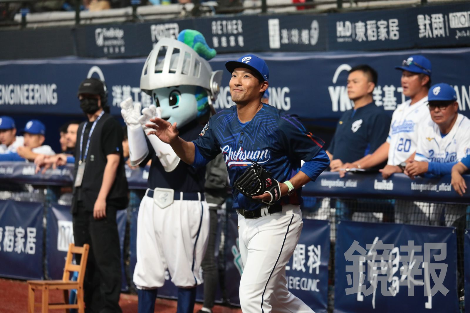 許願奪冠發股票！林哲瑄親揭富邦悍將投資風潮　「哲哲老師」再開課