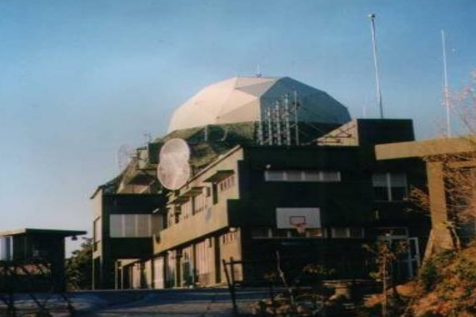 偽單身上交友軟體騙色！雷達站副站長還外洩機密、集體酗酒　國防部震怒祭處分
