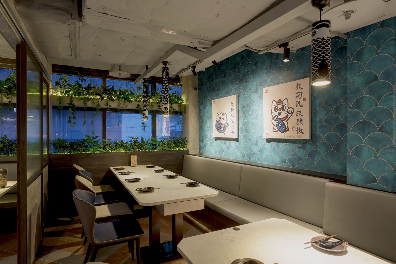 桃園站前店包廂能一次容納14位客人。