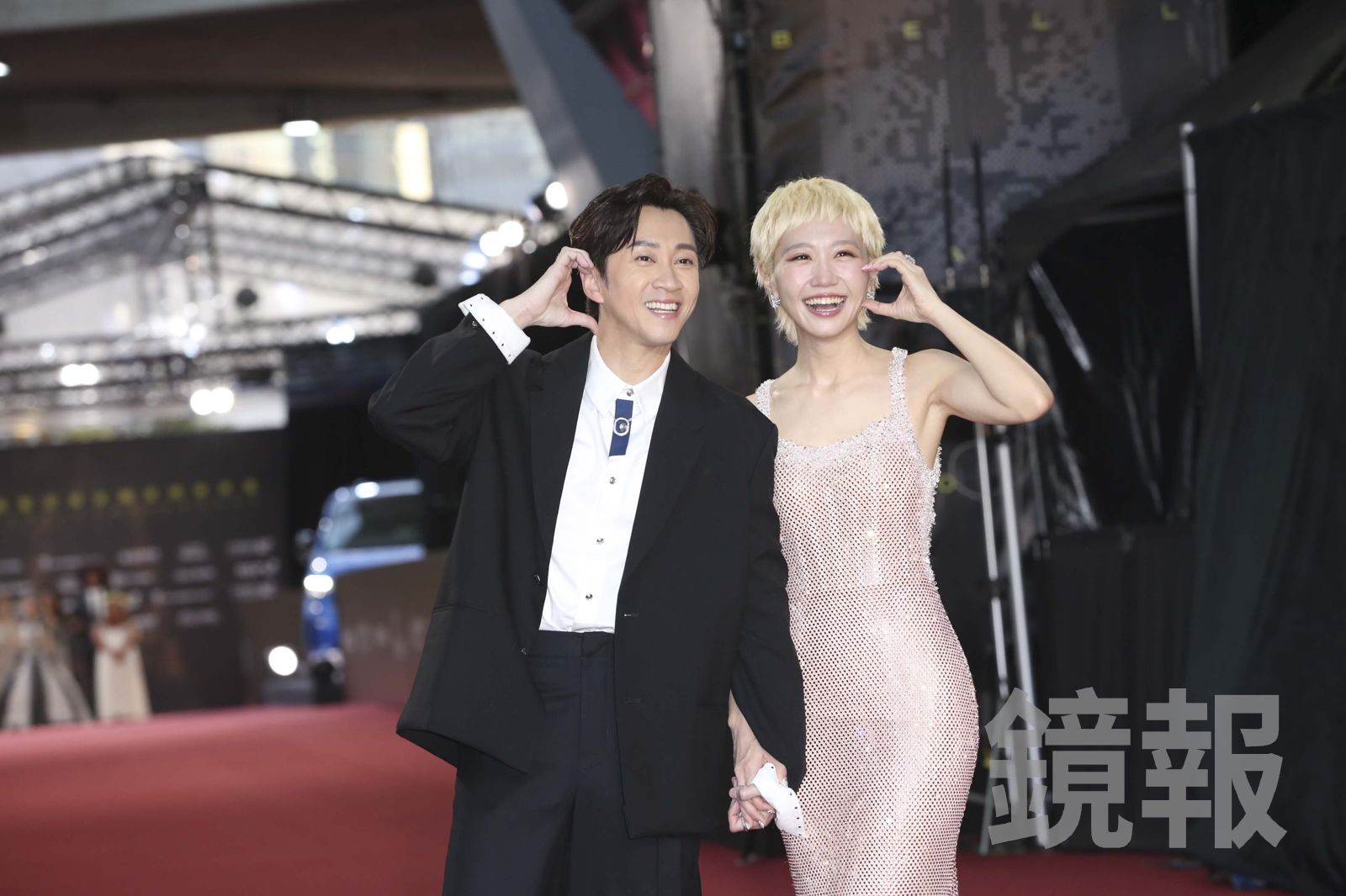 陳漢典（左起）、Lulu兩人在金鐘獎上一起走紅毯。攝影組