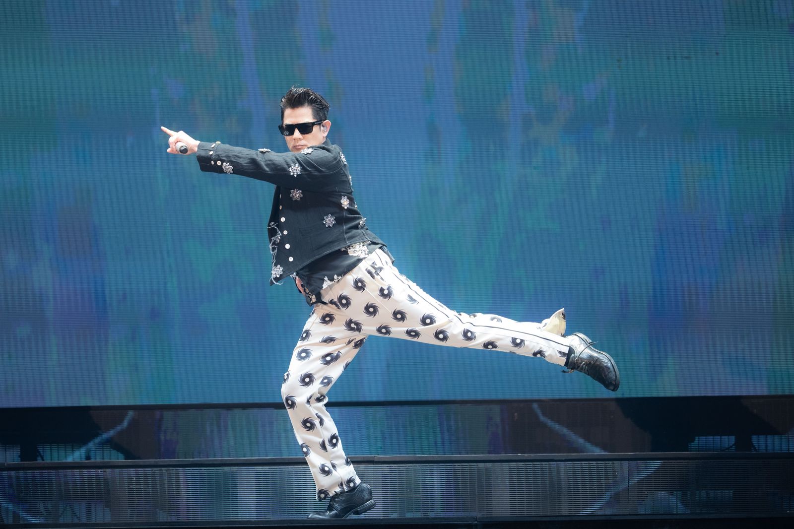 60歲凍齡不老的8大秘訣！郭富城開全麥唱跳3小時　深夜直奔嗑麻辣鍋