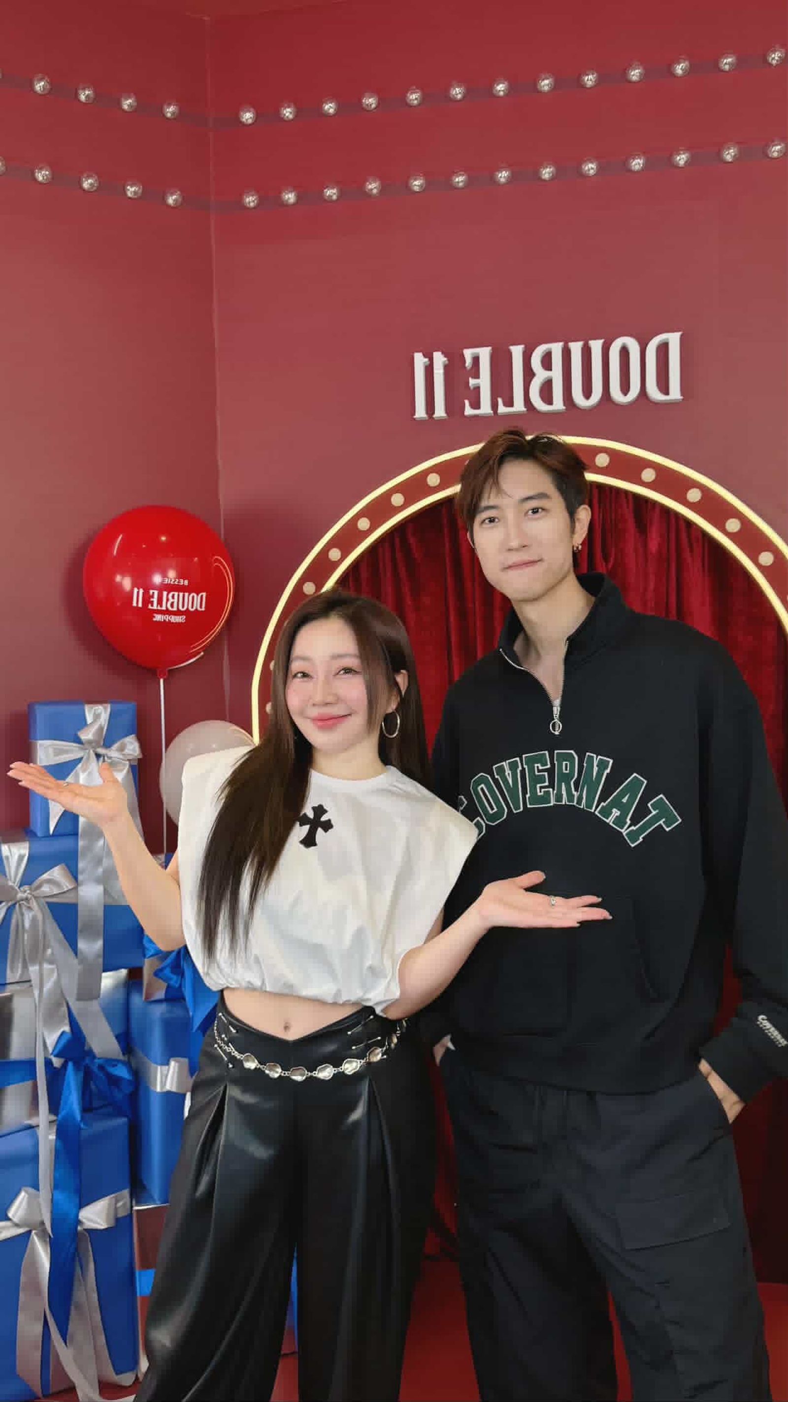 范姜彥豐(右)與天后闆妹一直都有工作上的往來。翻攝天后闆妹IG