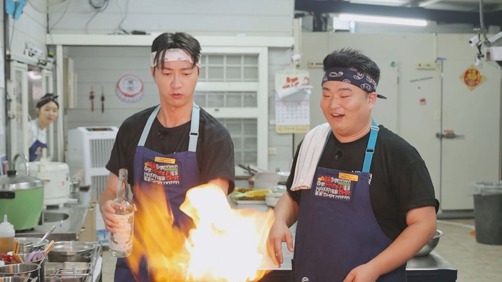 江宏傑在《廚師的迫降：客家廚房》展現驚人廚藝。客委會、客家電視台提供