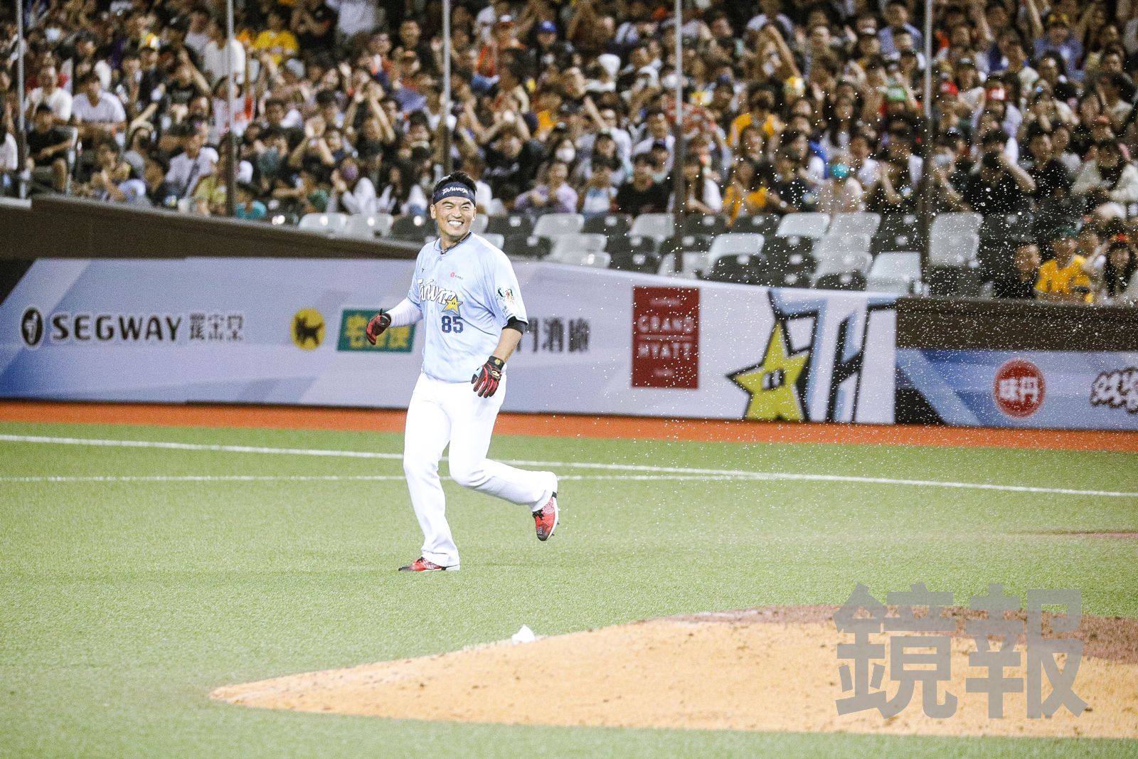 中職/全壘打大賽決勝功臣!朱育賢奪MVP:這一轟打得特別開心