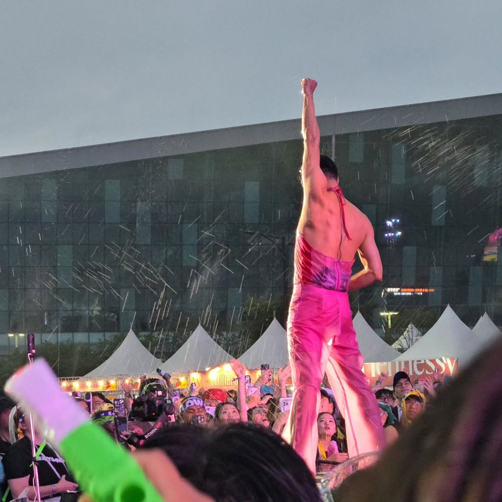 朴軫永秀出特別飲控、鍛鍊的身材。翻攝IG@asiansoul_jyp