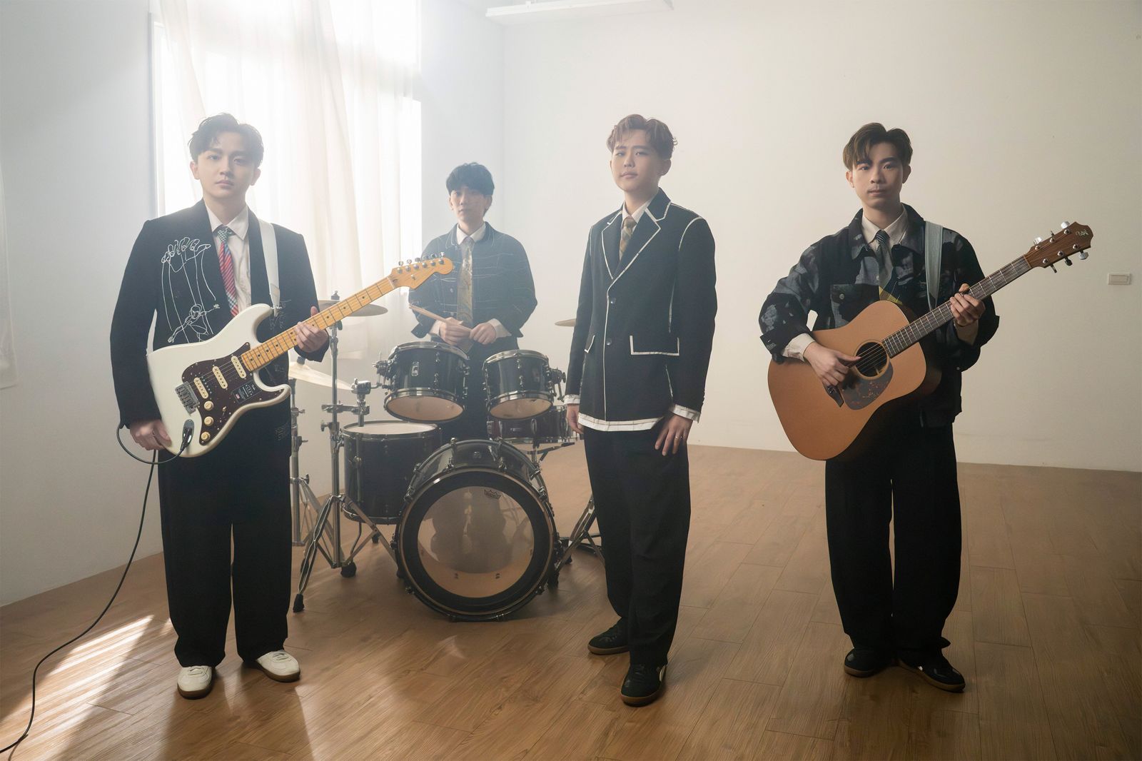 〈接住你〉唱出內心黑洞　理想混蛋淚揭「變成渴望肯定的怪物」