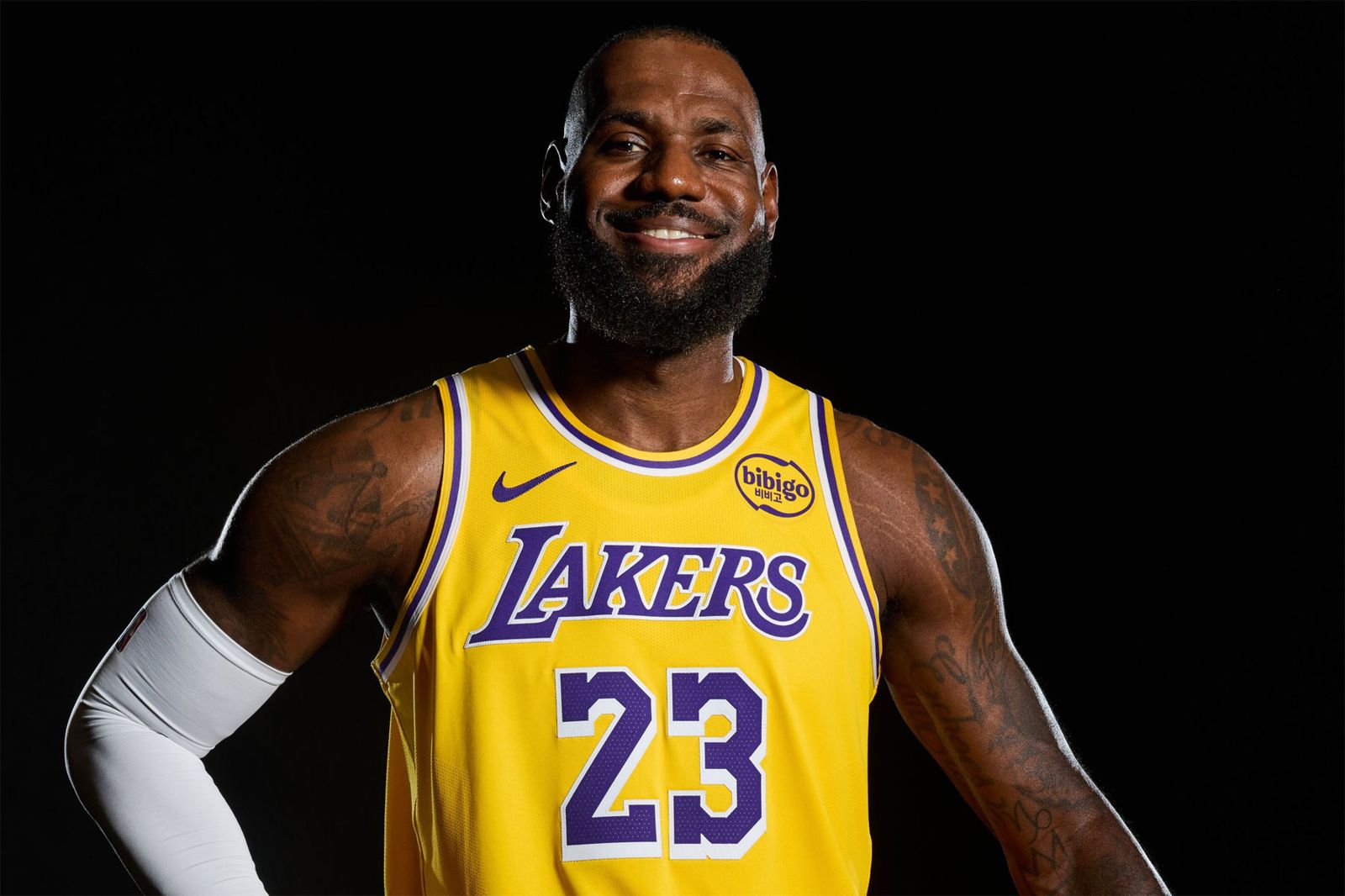 NBA／詹皇生涯首缺開幕戰！賽後檢討改當「助教」　Redick讚：他幫了大忙