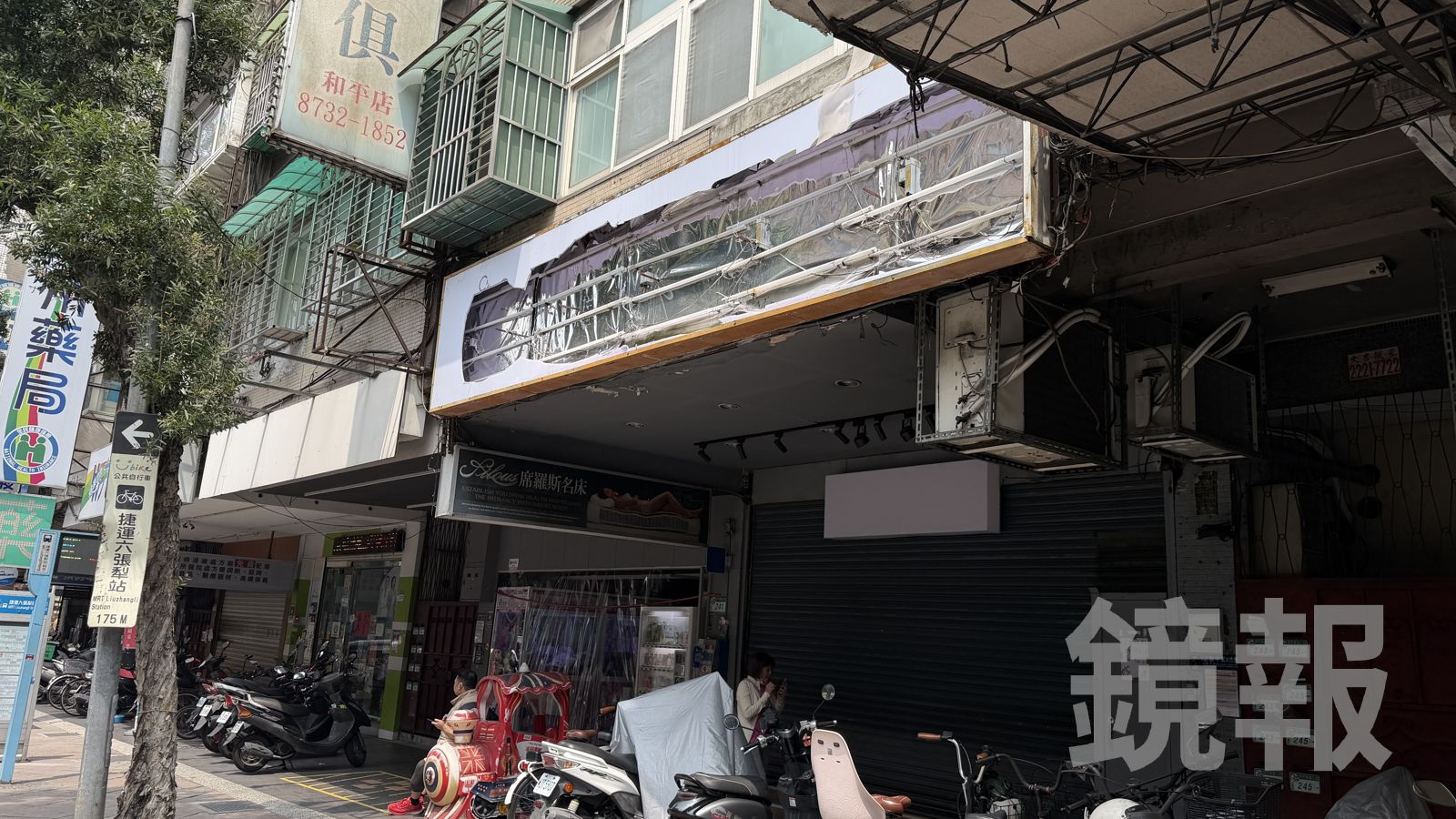 網紅實況主包包事件燒不停！義大利麵餐廳連夜拆招牌　鄰居嚇：以為被砸店