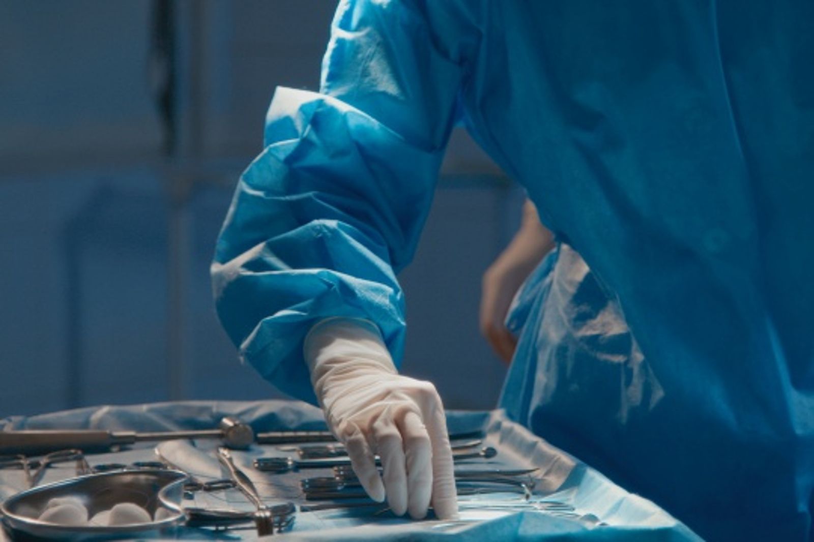 嬰兒「遭扯斷頭」出生即死亡！父母見醫師擅自公開頭顱解剖照　悲憤求償6千萬餘元