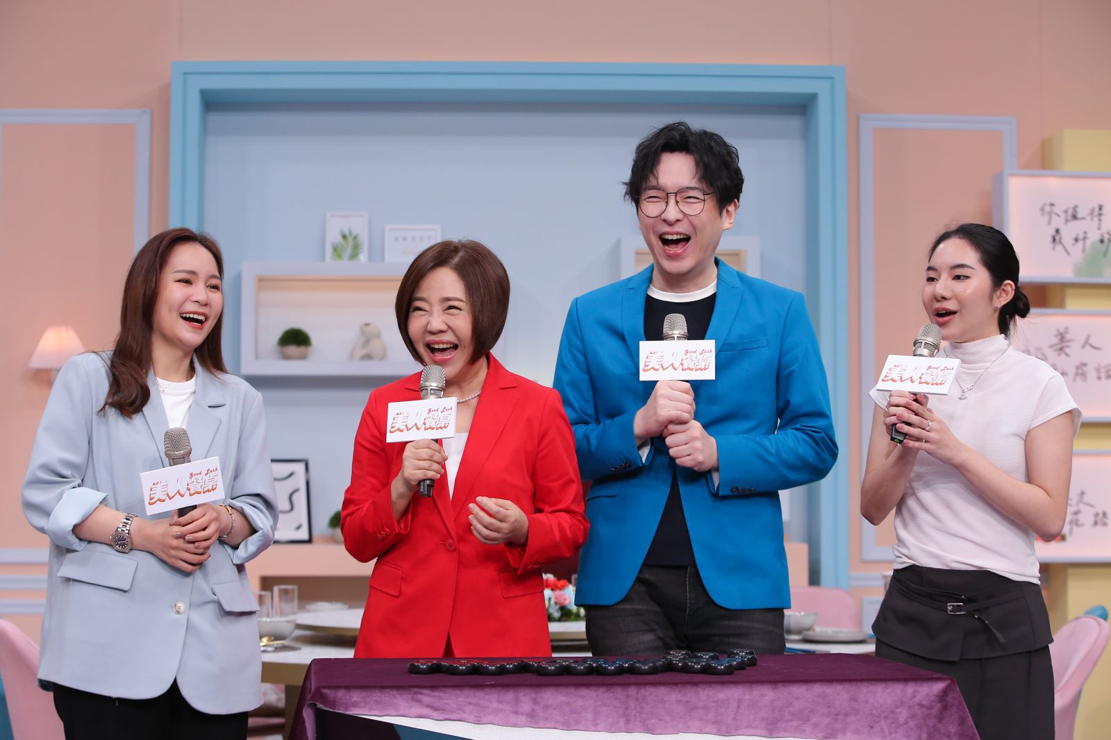 4月28日才開播的《美人餐桌》驚傳停播消息。攝影李鐘泉