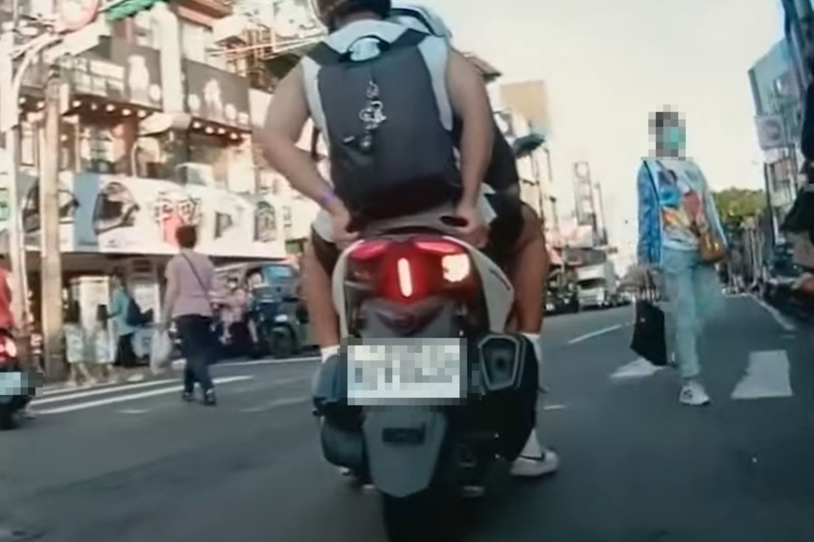 明明禮讓行人才通過！騎士挨罰傻眼了　女警：要留3個枕木