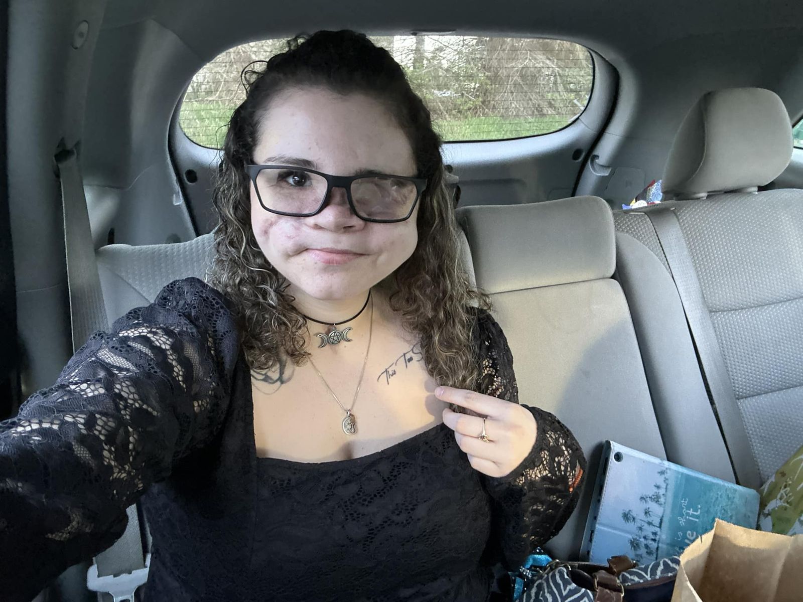 「15歲那年說要射死我的狗」！繼父3年後開槍殺母…她中槍毀容「動37次手術」保命