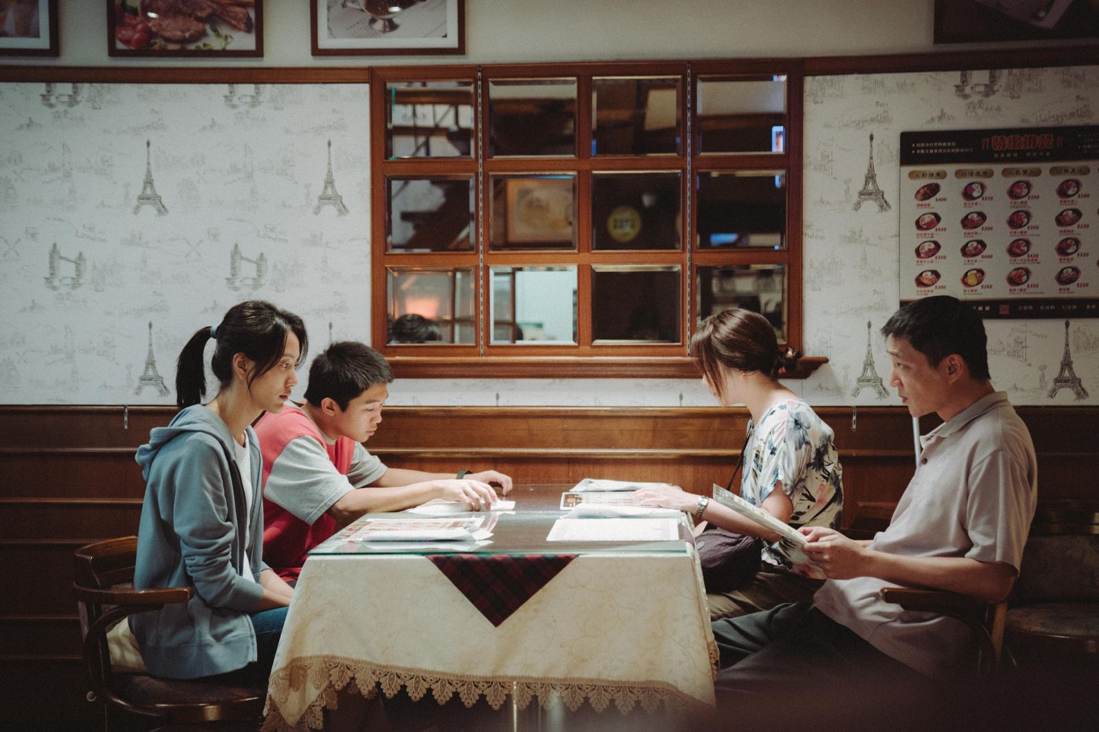 《我家的事》片中將「春、夏、秋、冬」四季作為家庭成員的名字，映照出家庭間不斷經歷與修補的關係。牽猴子提供