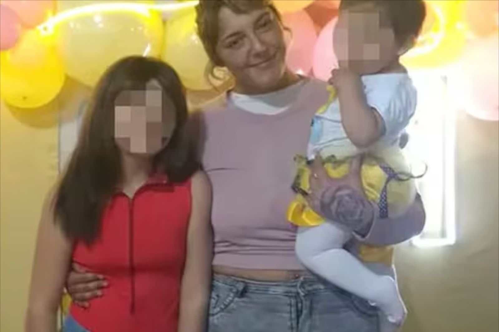 阿根廷一對母女在電影院觀賞《絕命終結站》時慘被天花板砸中。圖／翻攝自X