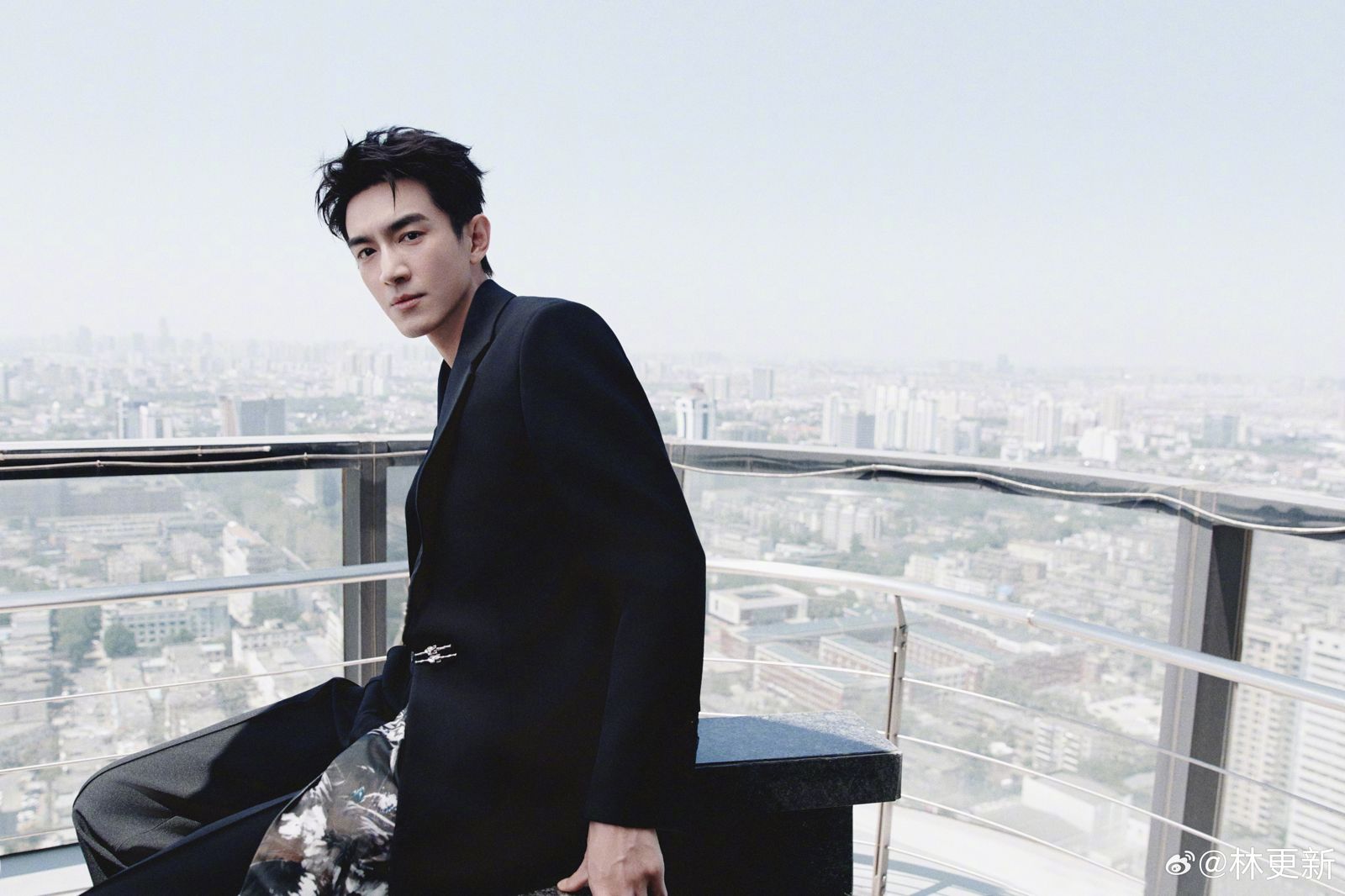 于朦朧慘死燒到林更新　網點名喬任梁等多名藝人猝死有關連怒喊：血債血還