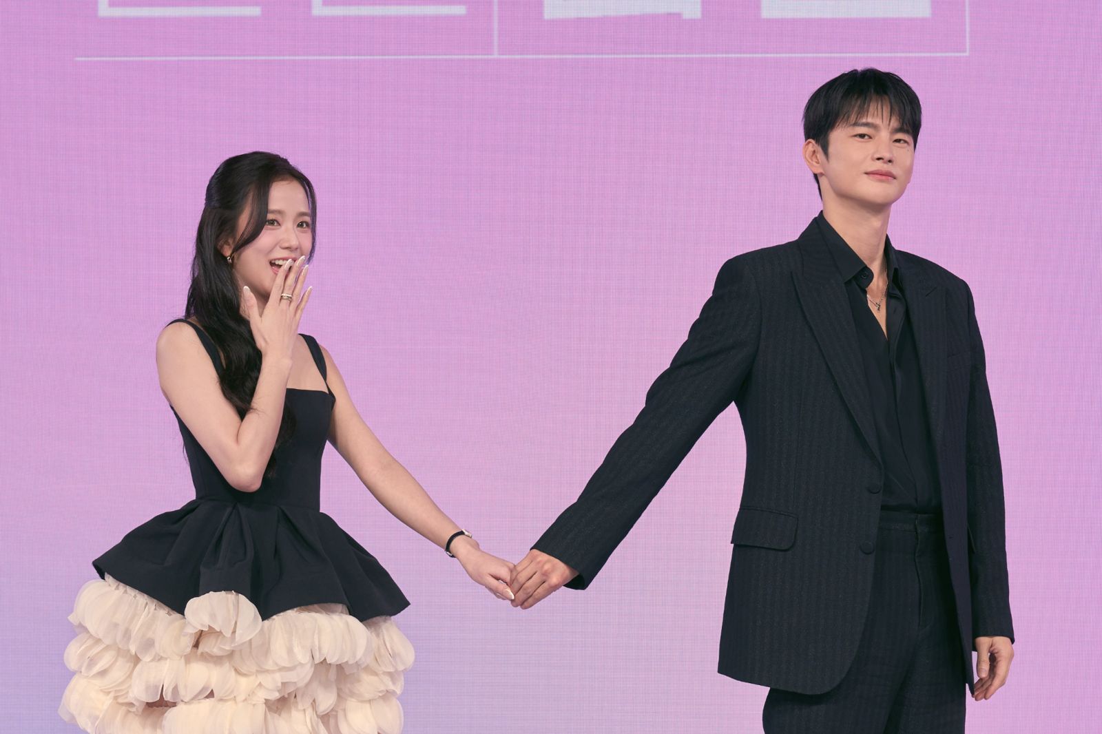 虛擬實境選男友！《訂閱男友》Jisoo挑戰95%重任　導演大讚：她撐起整個戀愛宇宙