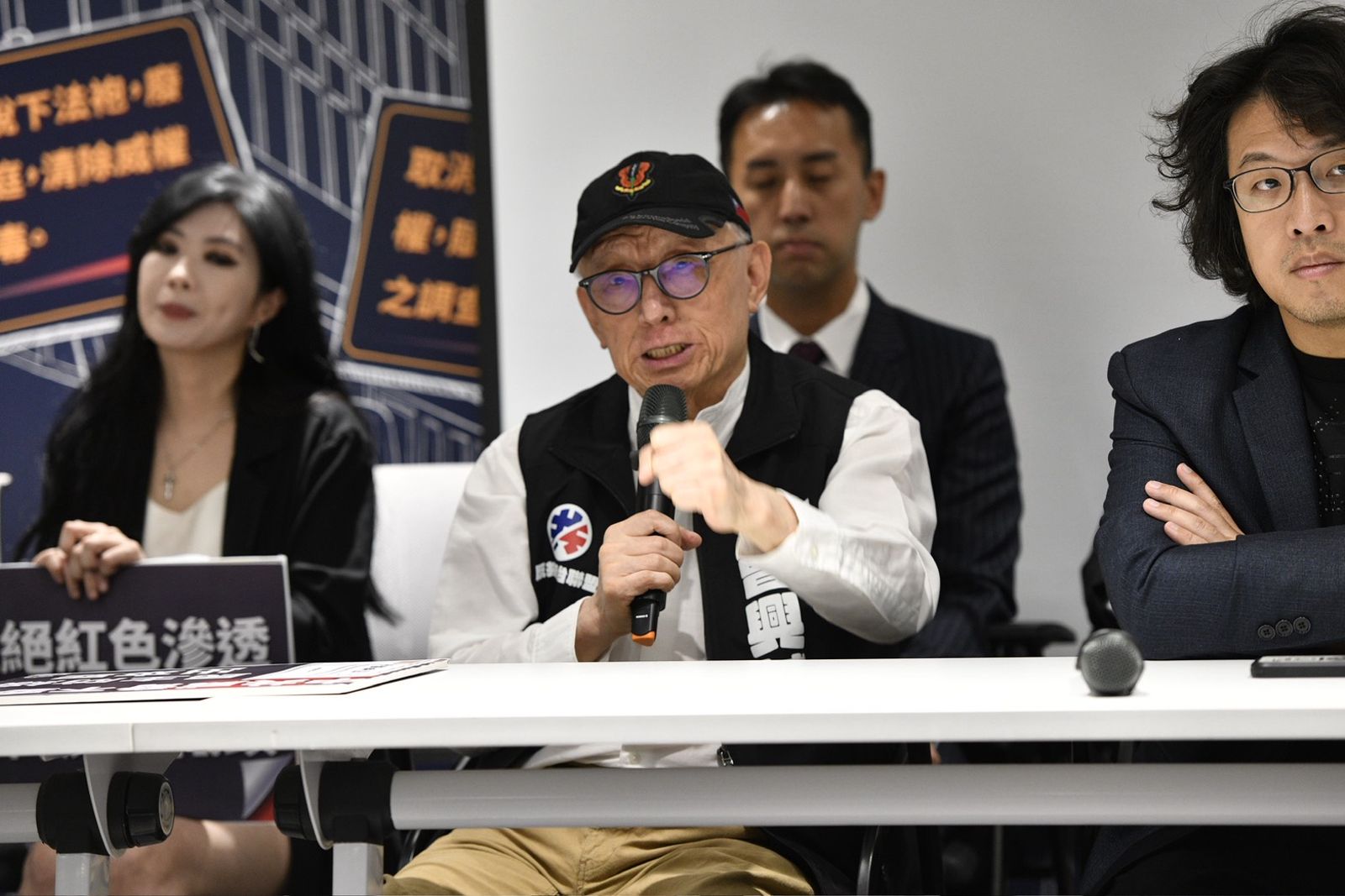 鄭任汶專欄:不要小看曹興誠的憤怒