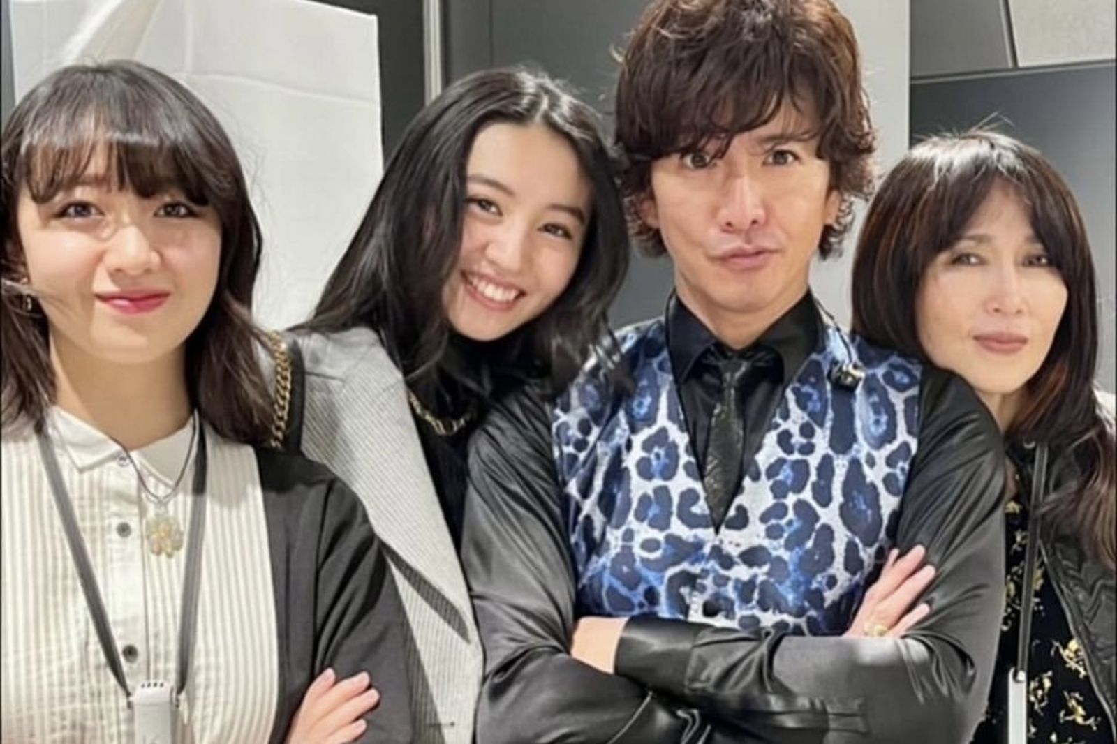 木村拓哉PO工藤靜香「童年搞怪照」慶祝老婆56歲　結婚25年仍甜蜜寵妻