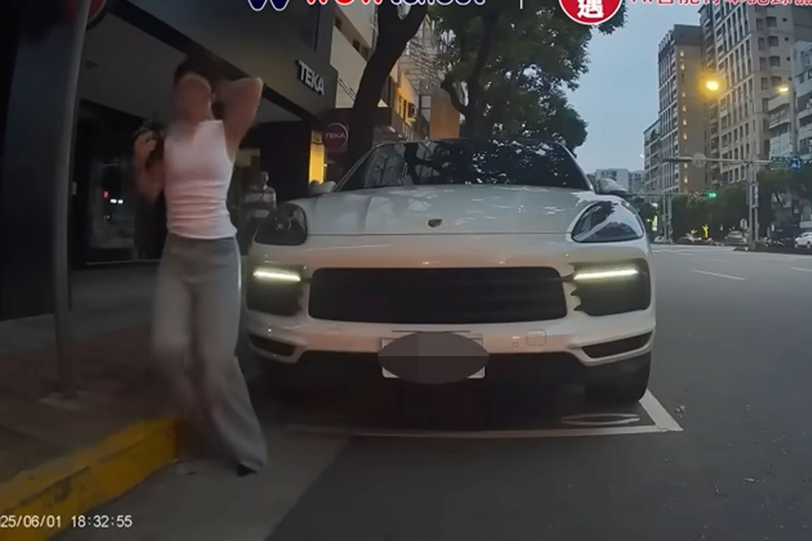 影／辣妹從保時捷下車！竟「吐一口白色濃稠液體」　老司機：那是幾千個孩子啊