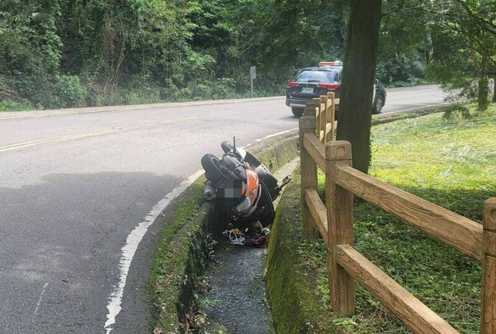 老舊機車冒白煙污染遭檢舉　火爆老翁持刀砍傷人