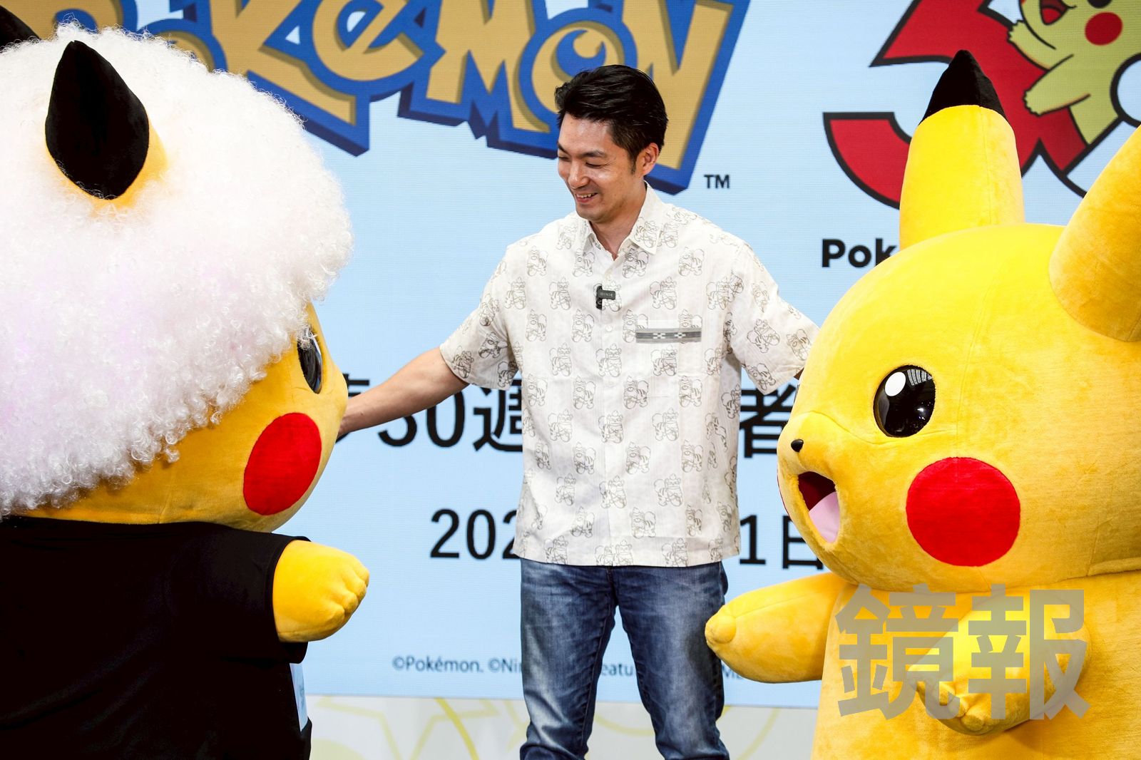 兩隻寶可夢與蔣萬安互動。圖／鄒保祥攝影
