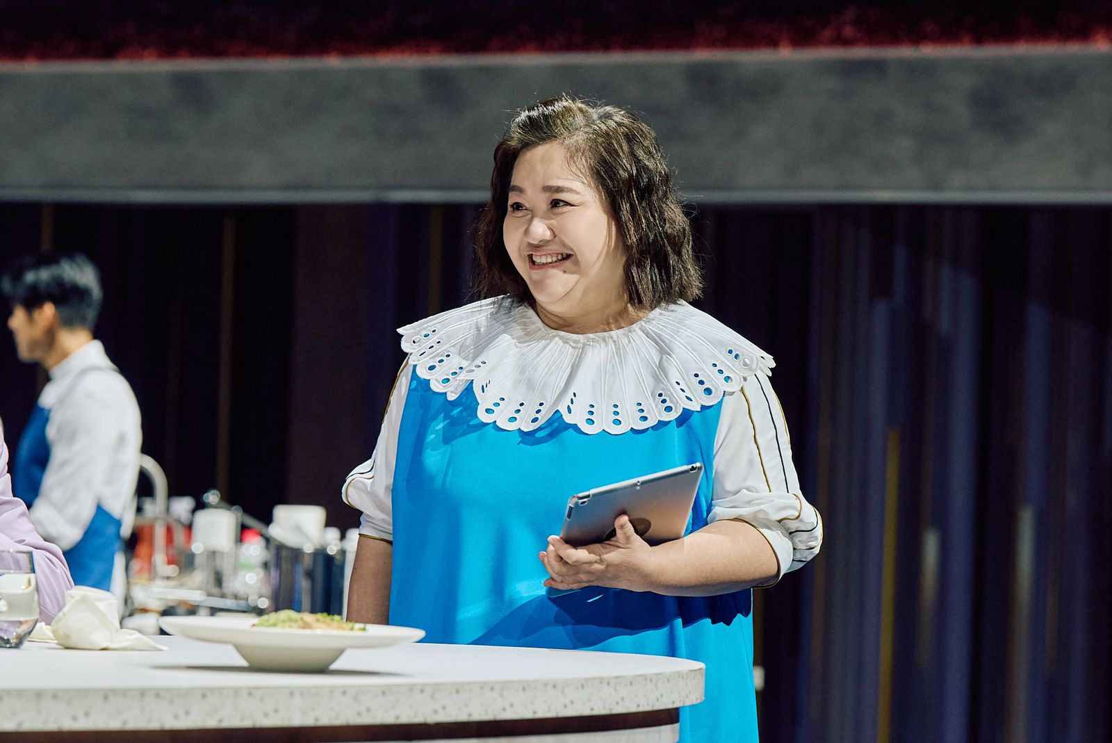 主持人鍾欣凌「神吐槽」逼問安心亞。華視提供