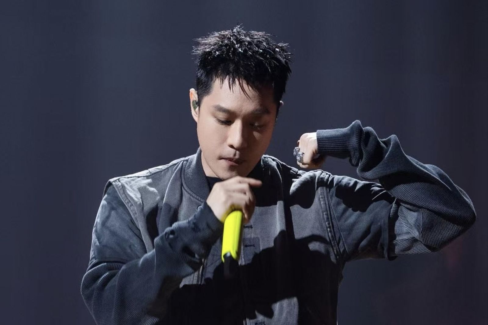暴瘦剩65公斤!周湯豪金曲一結束就開戰 闖生死賽內幕曝光