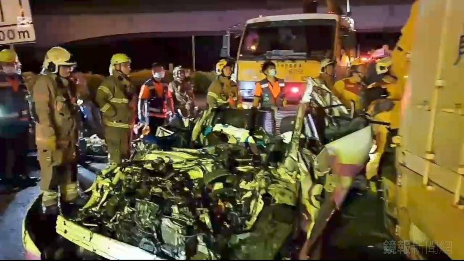 國道仁德段5車追撞1死5傷 自小客被撞成廢鐵女駕駛受困1小時身亡