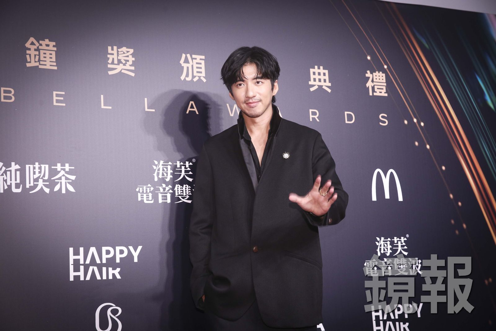 傅孟柏散發出成熟瀟灑的型男氣場。攝影組