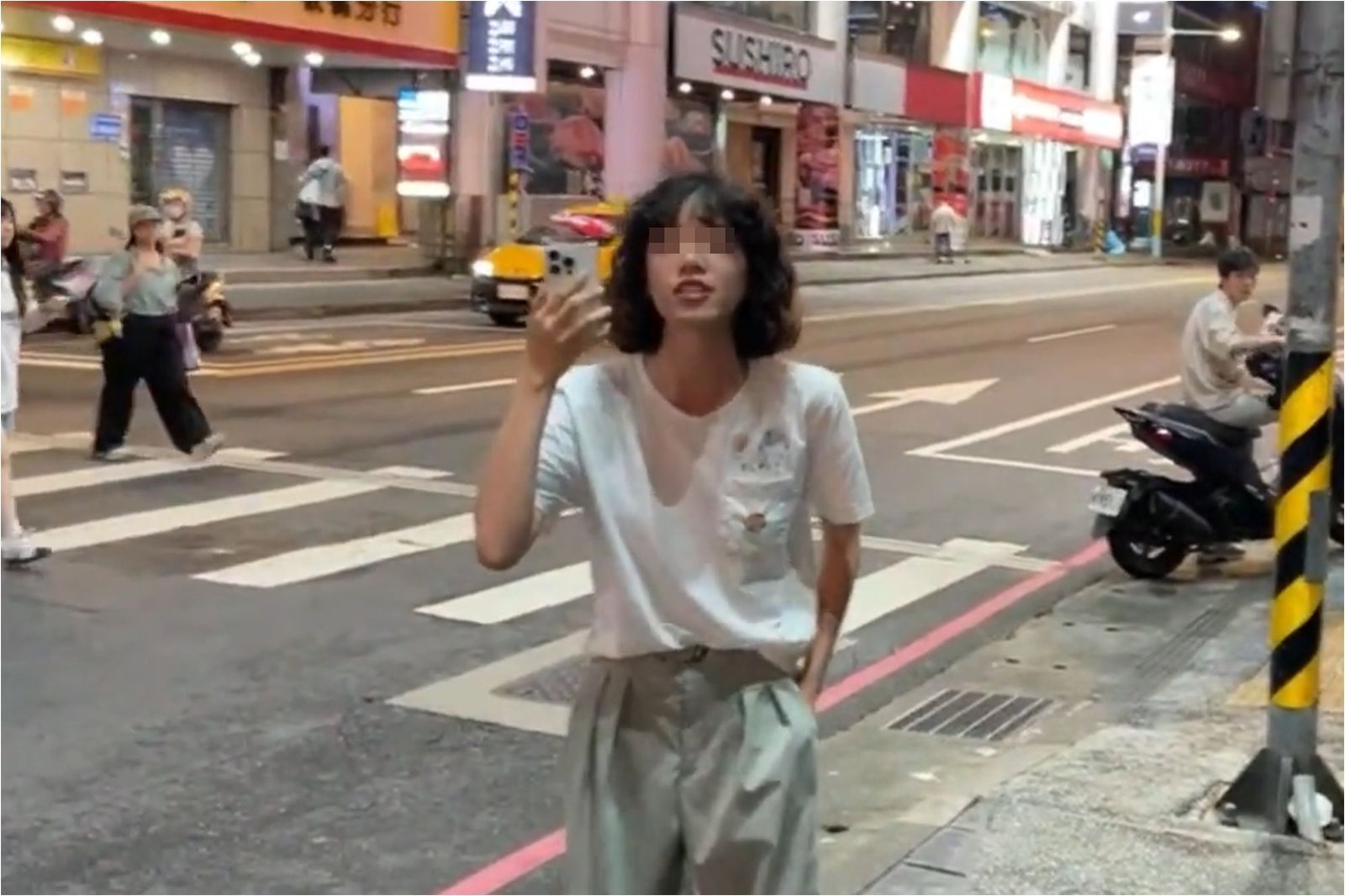 女青鳥挑釁葉元之。圖/葉元之·原汁原味YT