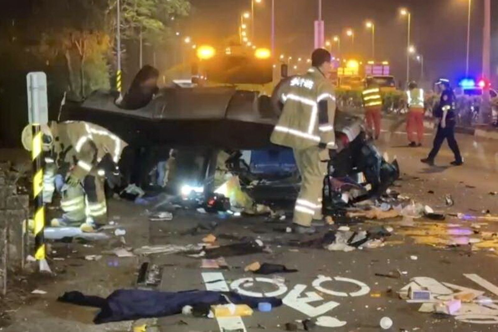 國8死亡車禍!小貨車駕駛遭撞噴飛喪命 肇事 BMW自撞分隔島棄車逃逸