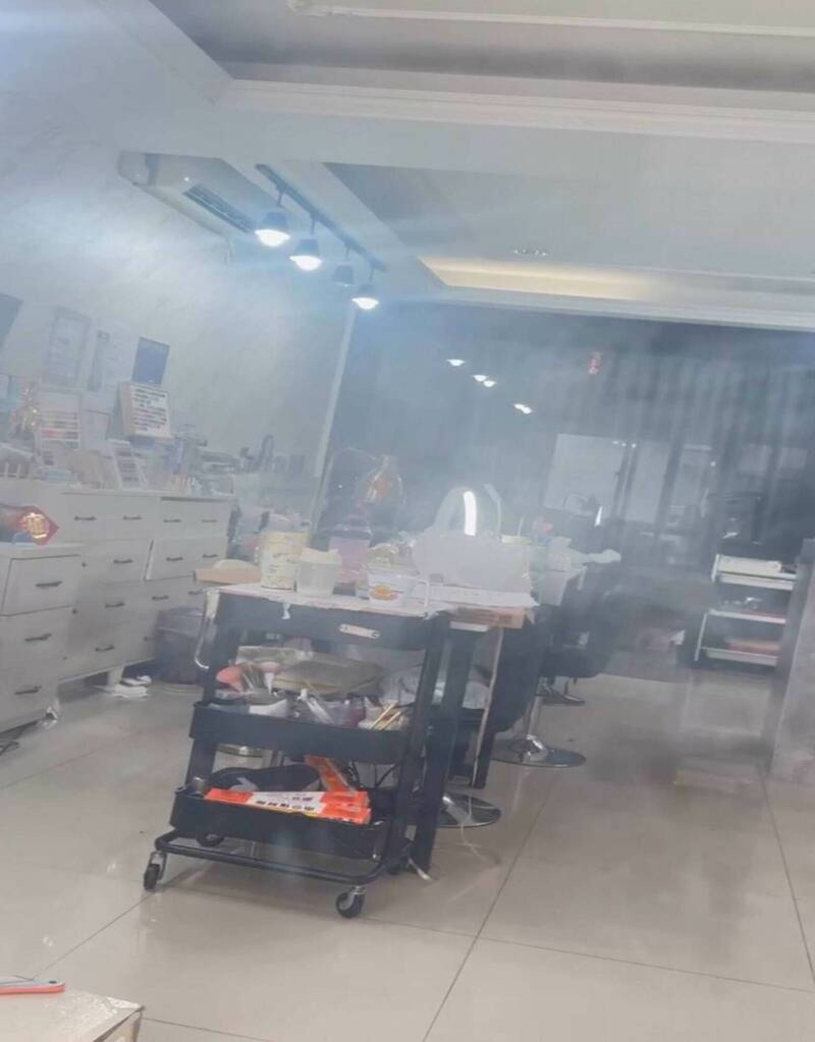 鹿港美甲店粉塵機爆炸　老闆娘驚嚇：再慢1分鐘臉就沒了