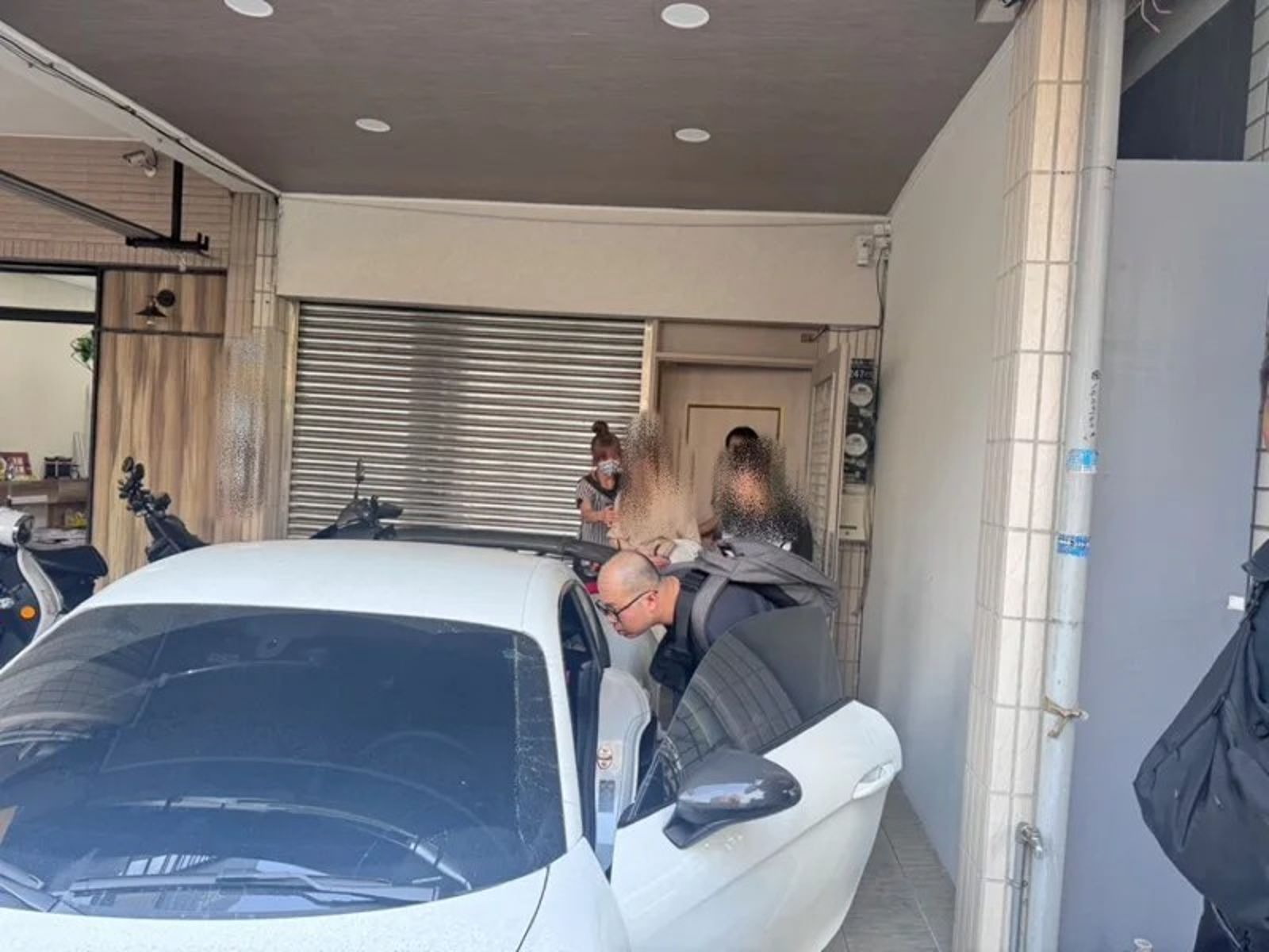 低價收購Apple點數卡通吃詐騙財 台中通訊行老闆開保時捷遭逮