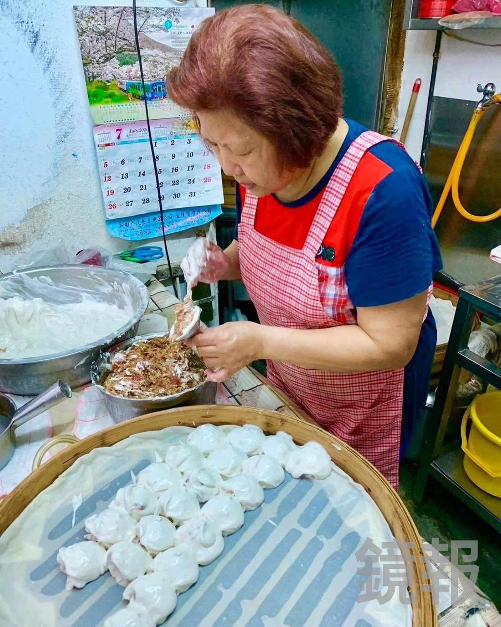 老闆娘以南部清蒸肉圓做法去改良。