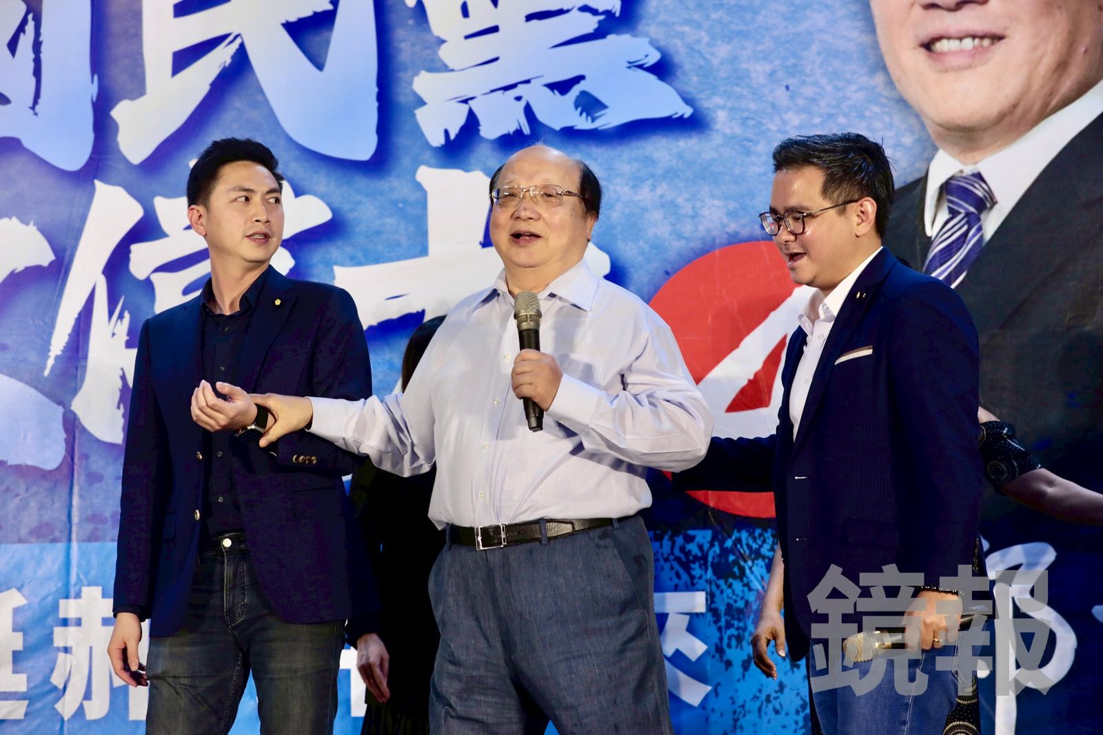 胡志強今晚特地北上親自現身郝龍斌的選前之夜助講，讓台下支持者驚喜歡呼。（圖／林煒凱攝）