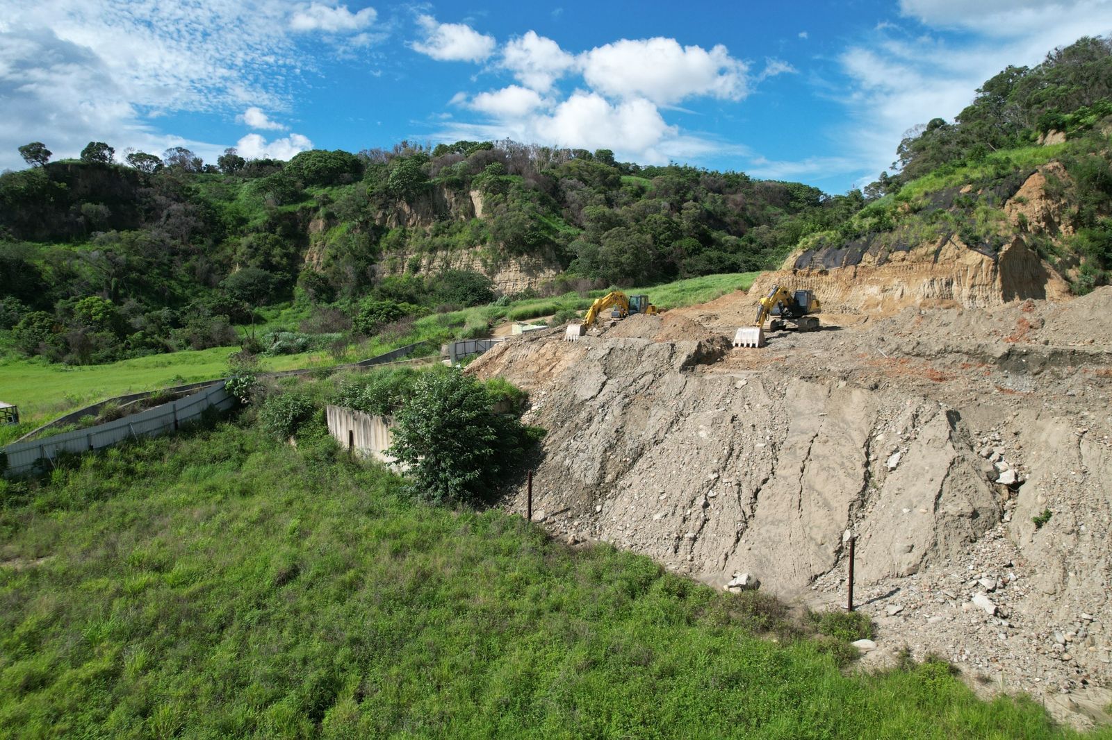 台中驚見「五層樓廢土山」!地主悲控陳情無效:環保局冷回「還是會回到我這」